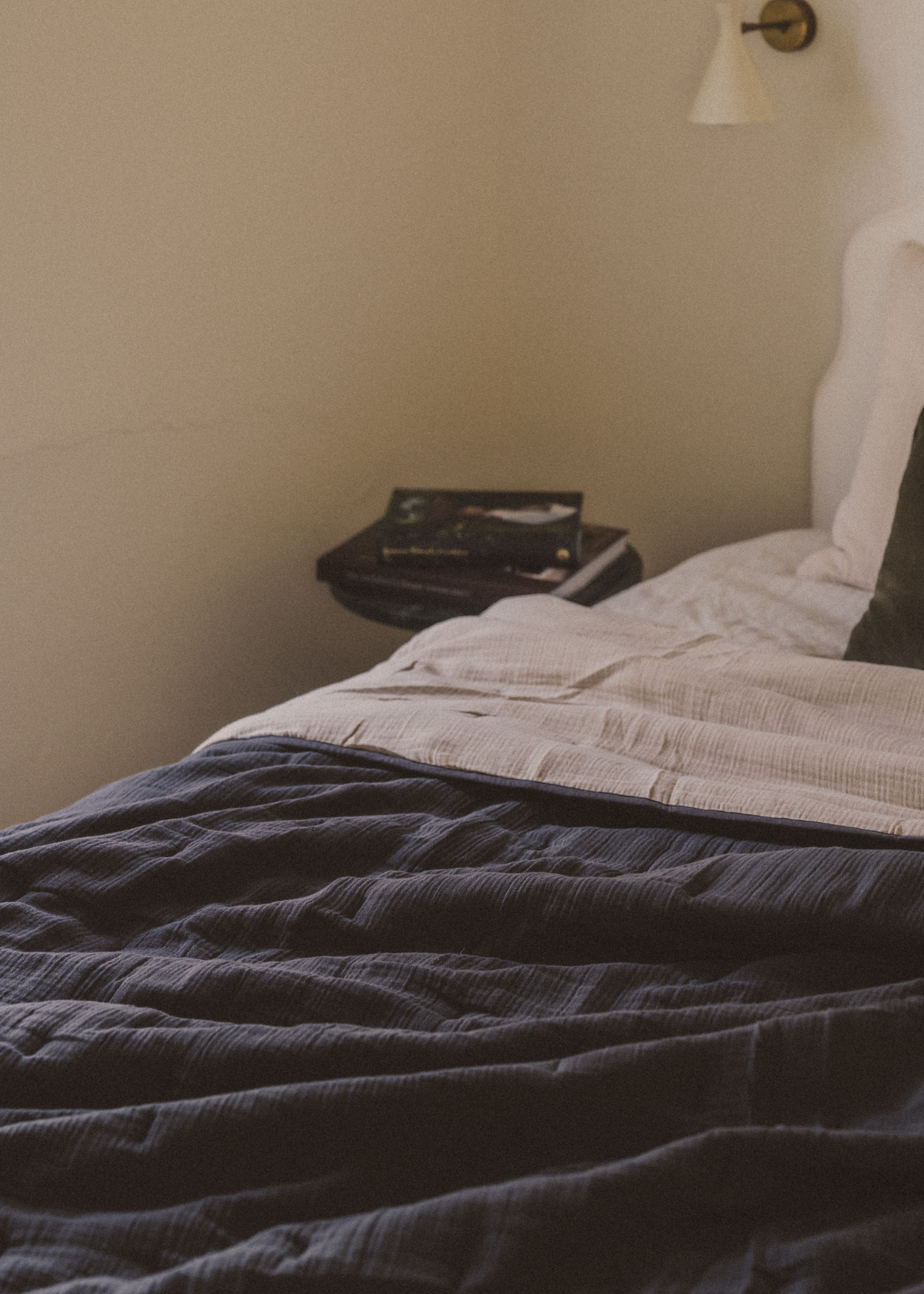 Enes Quilted Bed Cover | Charcoal - - - Saardé - Saardé.