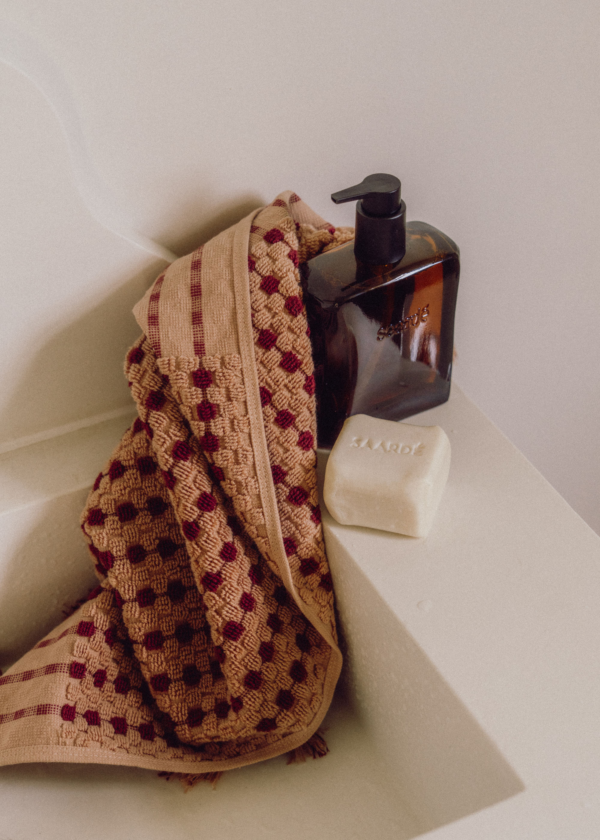 Chickpea Bath Sheet Collection | Truffle/Burgundy - - - Saardé - Saardé.