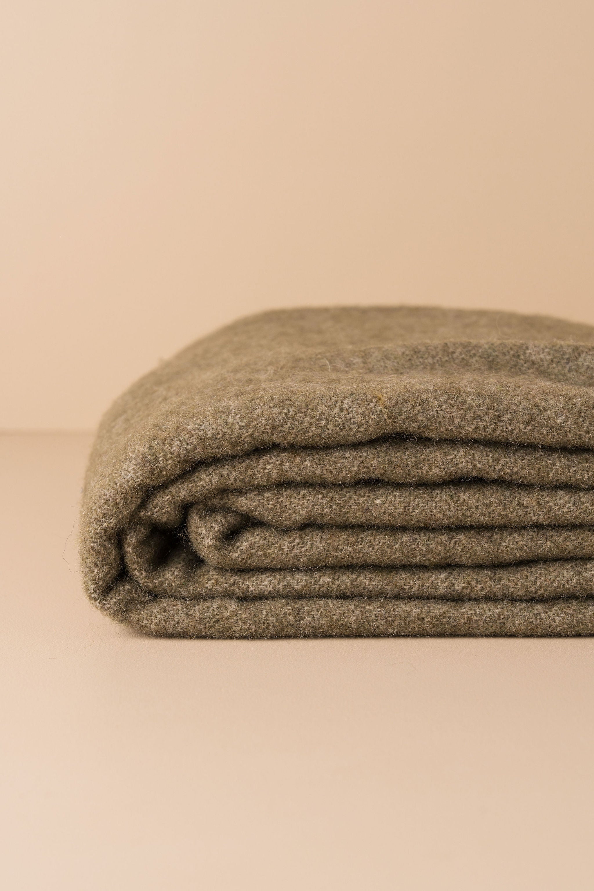 Merino Wool Throw | Olive/Grey - - - Saardé - Saardé.