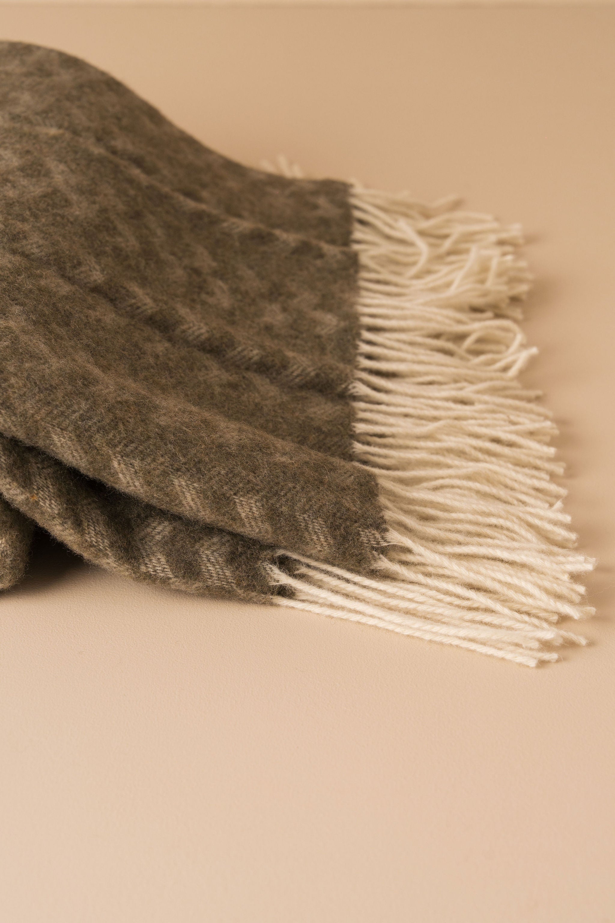 Cashmere Wool Throw | Olive - - - Saardé - Saardé.