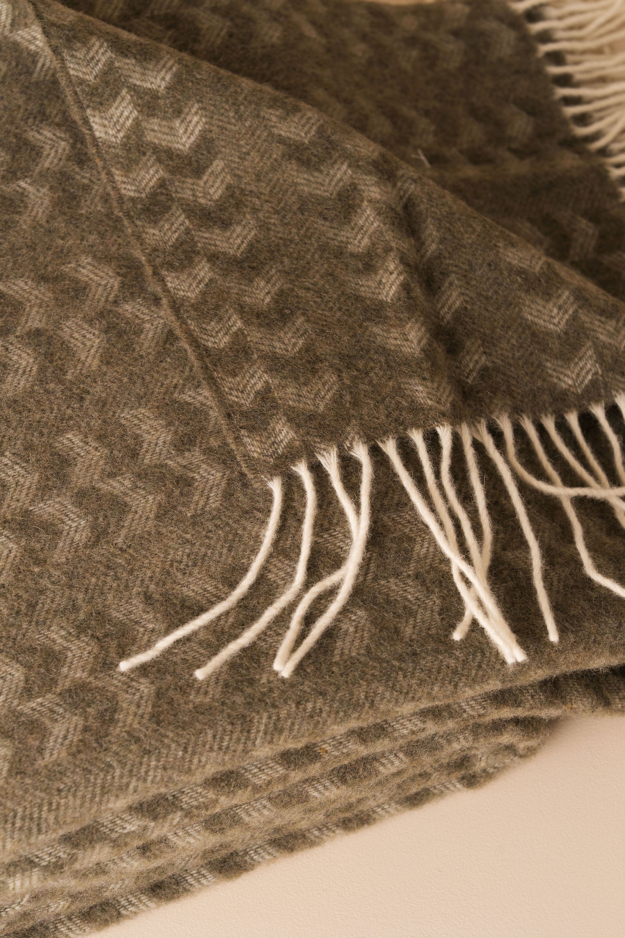 Cashmere Wool Throw | Olive - - - Saardé - Saardé.