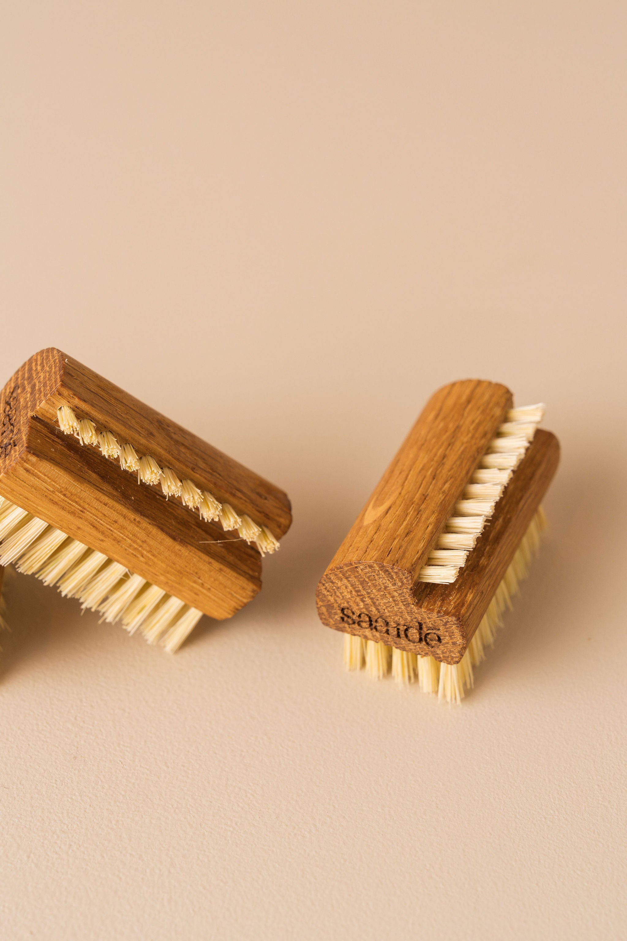 Nail Brush - - - Saardé - Saardé.