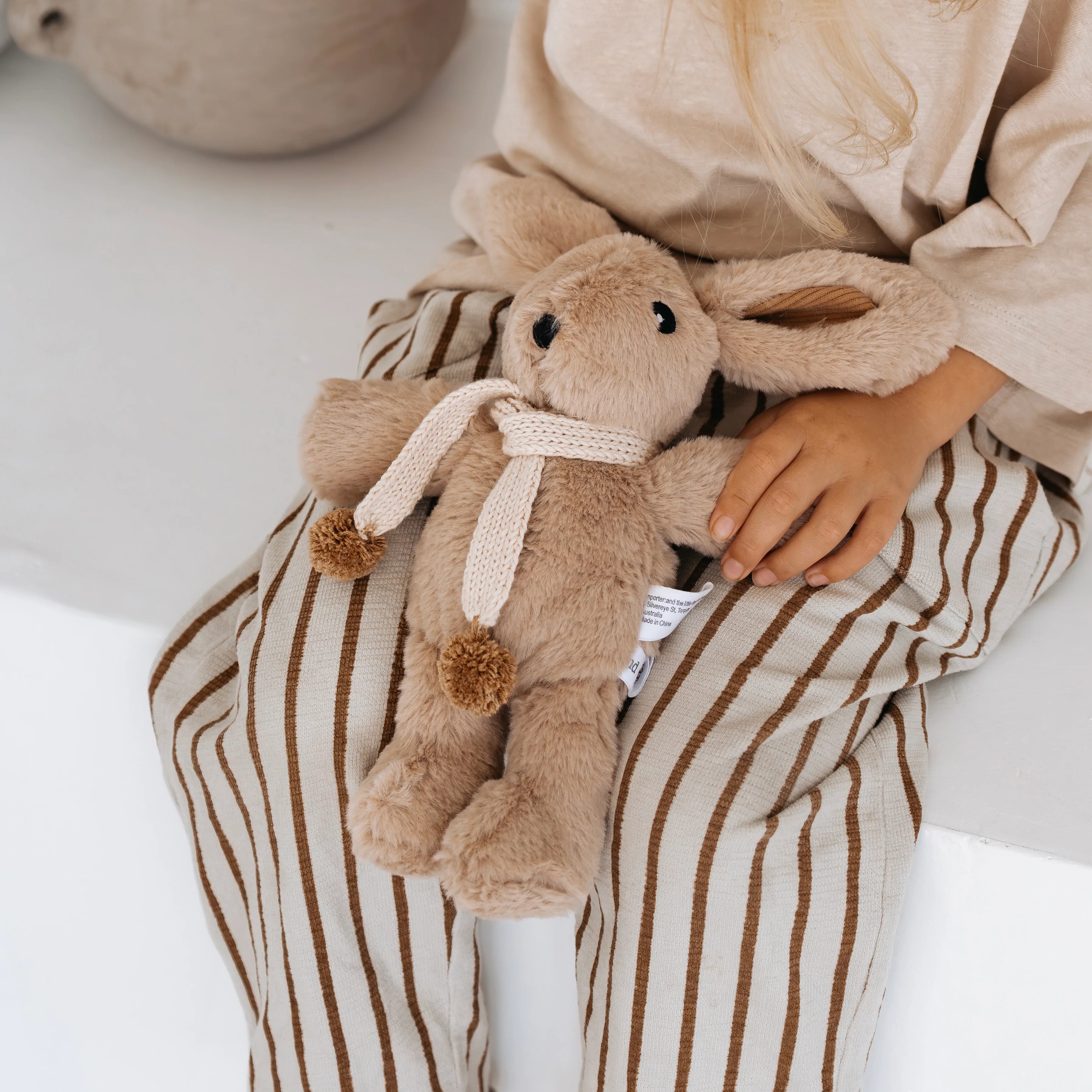 Hugh Rabbit - Medium - - - and the little dog laughed - Saardé.