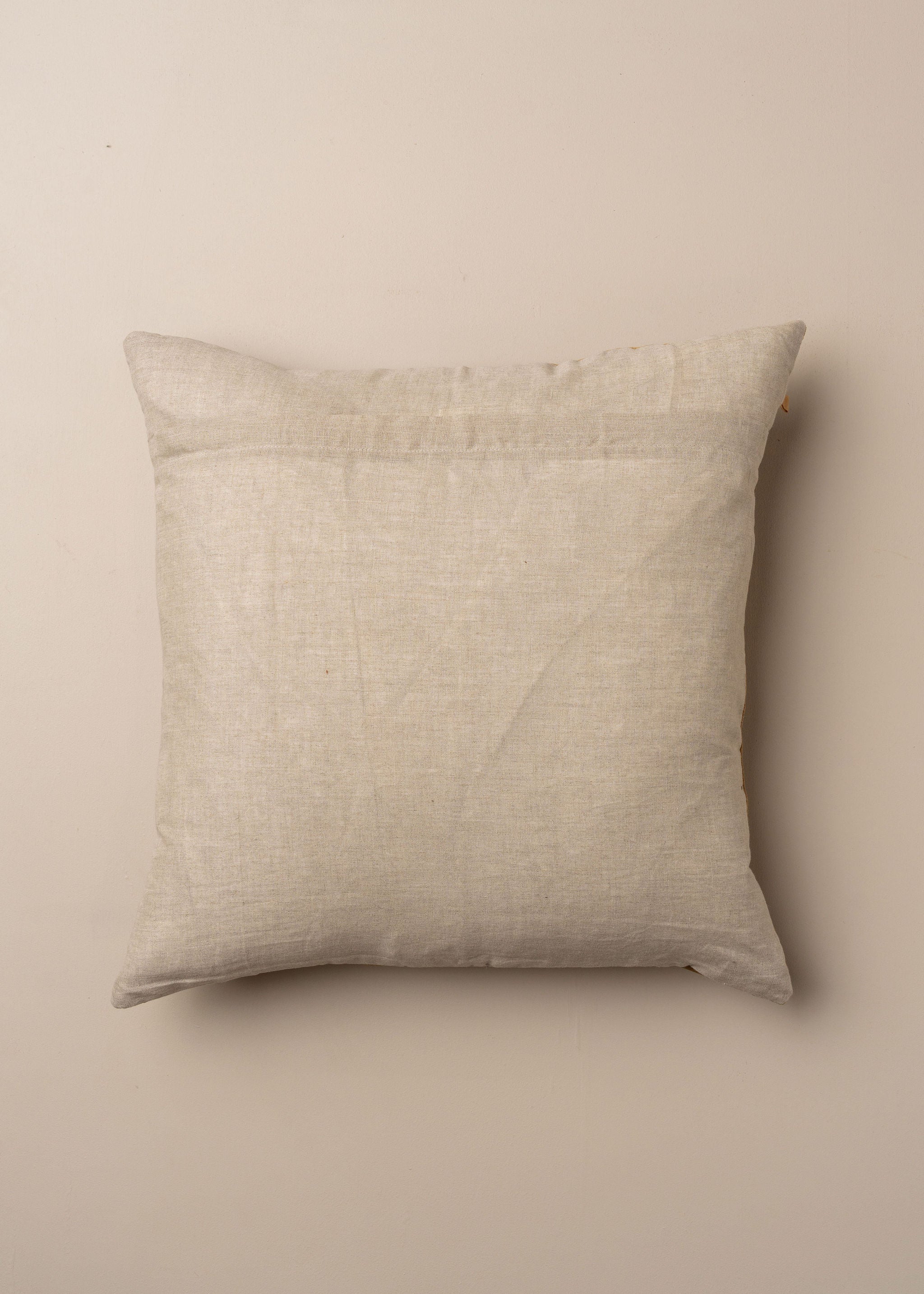 Linen/Velvet Cushion | Nutmeg - - - Saardé - Saardé.