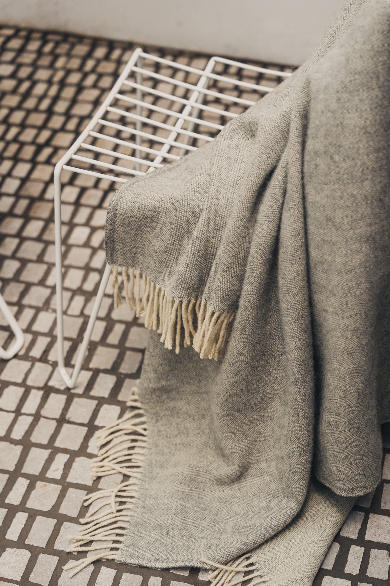 Serra da Estrela Wool Throw Bed Cover Pale Grey – Saardé
