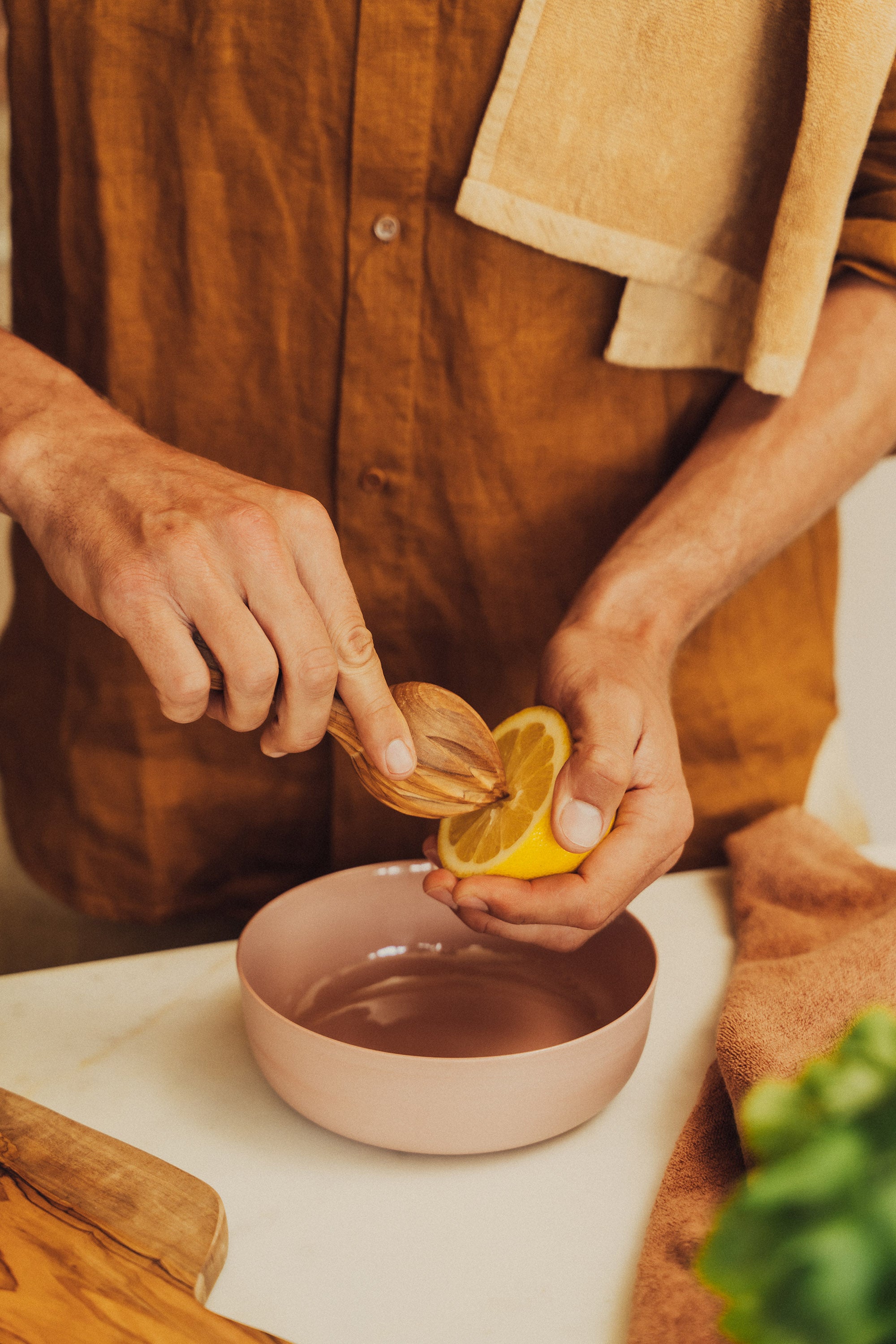 Olive Wood | Lemon Reamer - - - Saardé - Saardé.