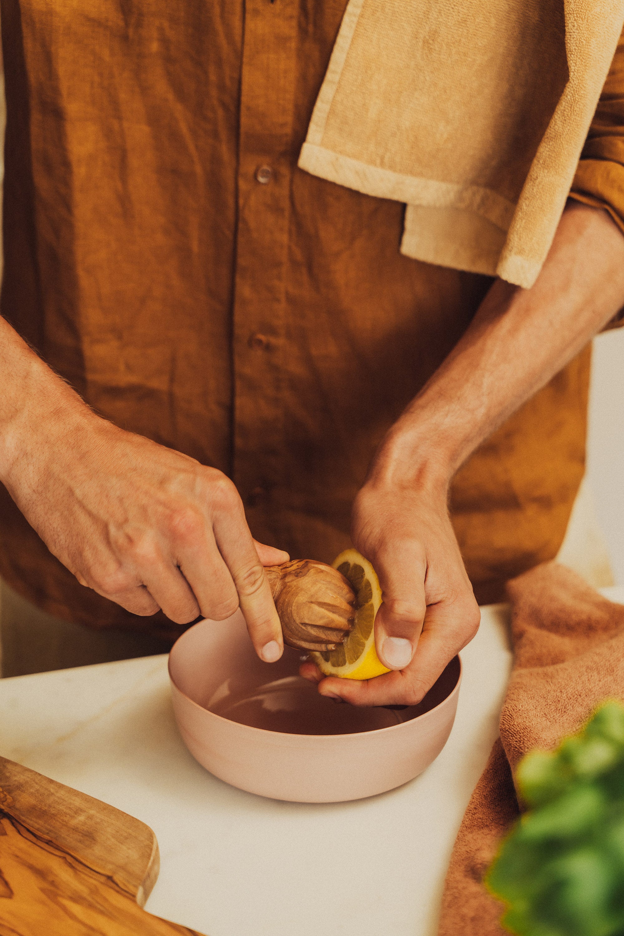 Olive Wood | Lemon Reamer - - - Saardé - Saardé.