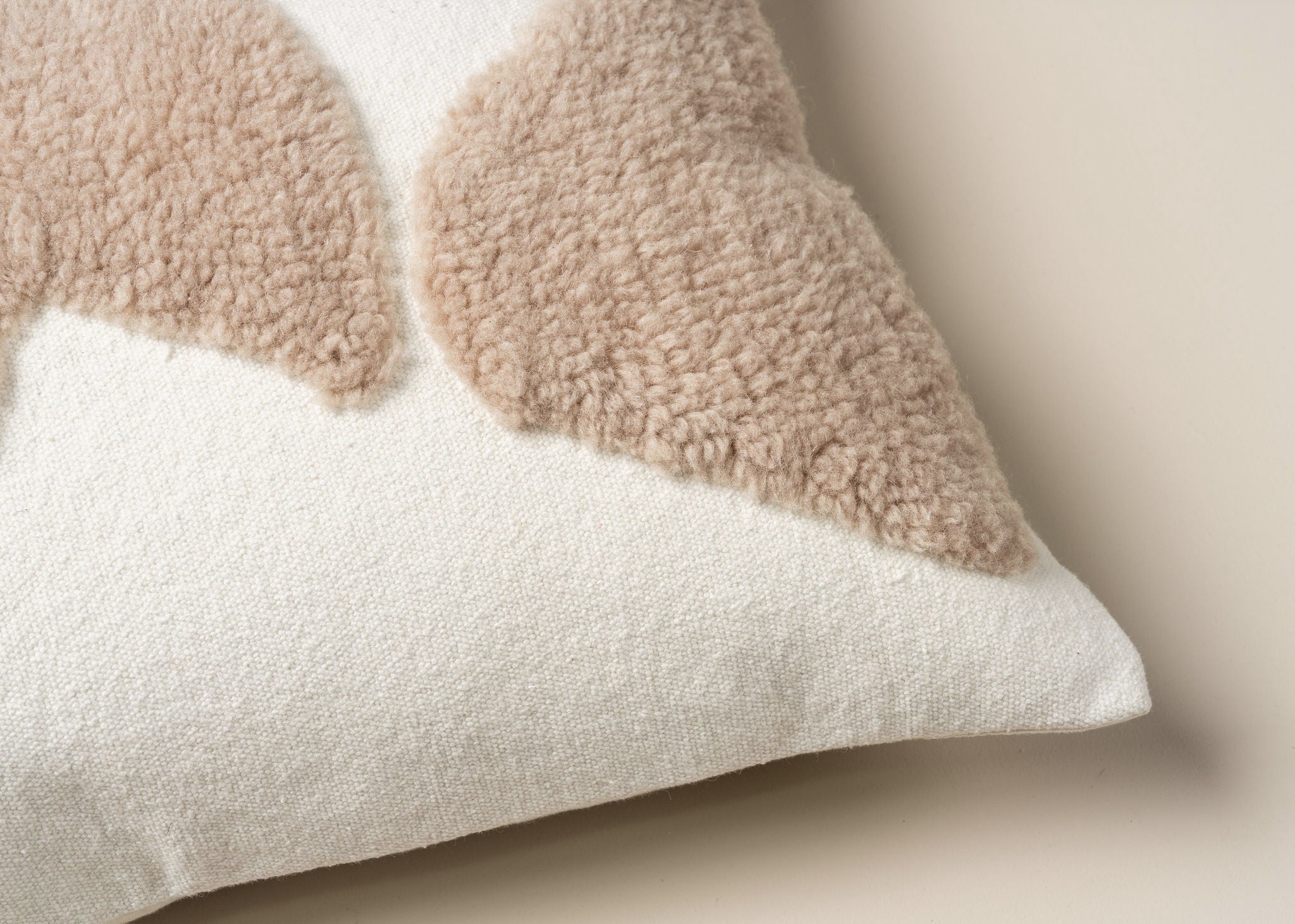 Abstract Lumbar Cushion - Ecru - - - Saardé - Saardé.