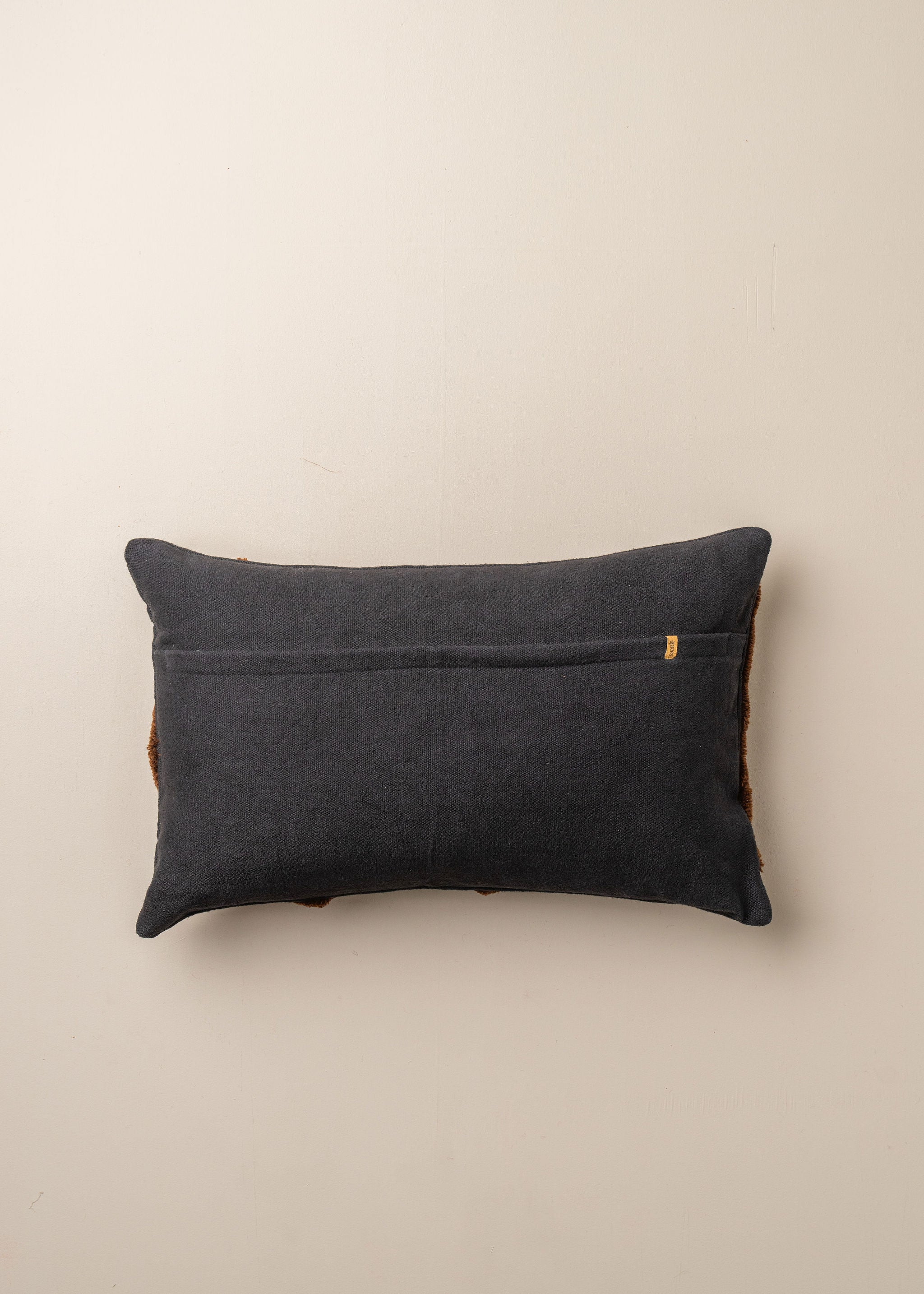 Abstract Lumbar Cushion | Black/Chocolate - - - Saardé - Saardé.