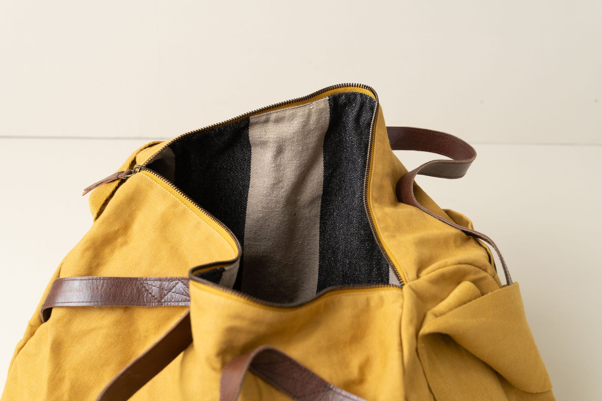 Journey Duffle Canvas Bag | Mustard - - - Saardé - Saardé.