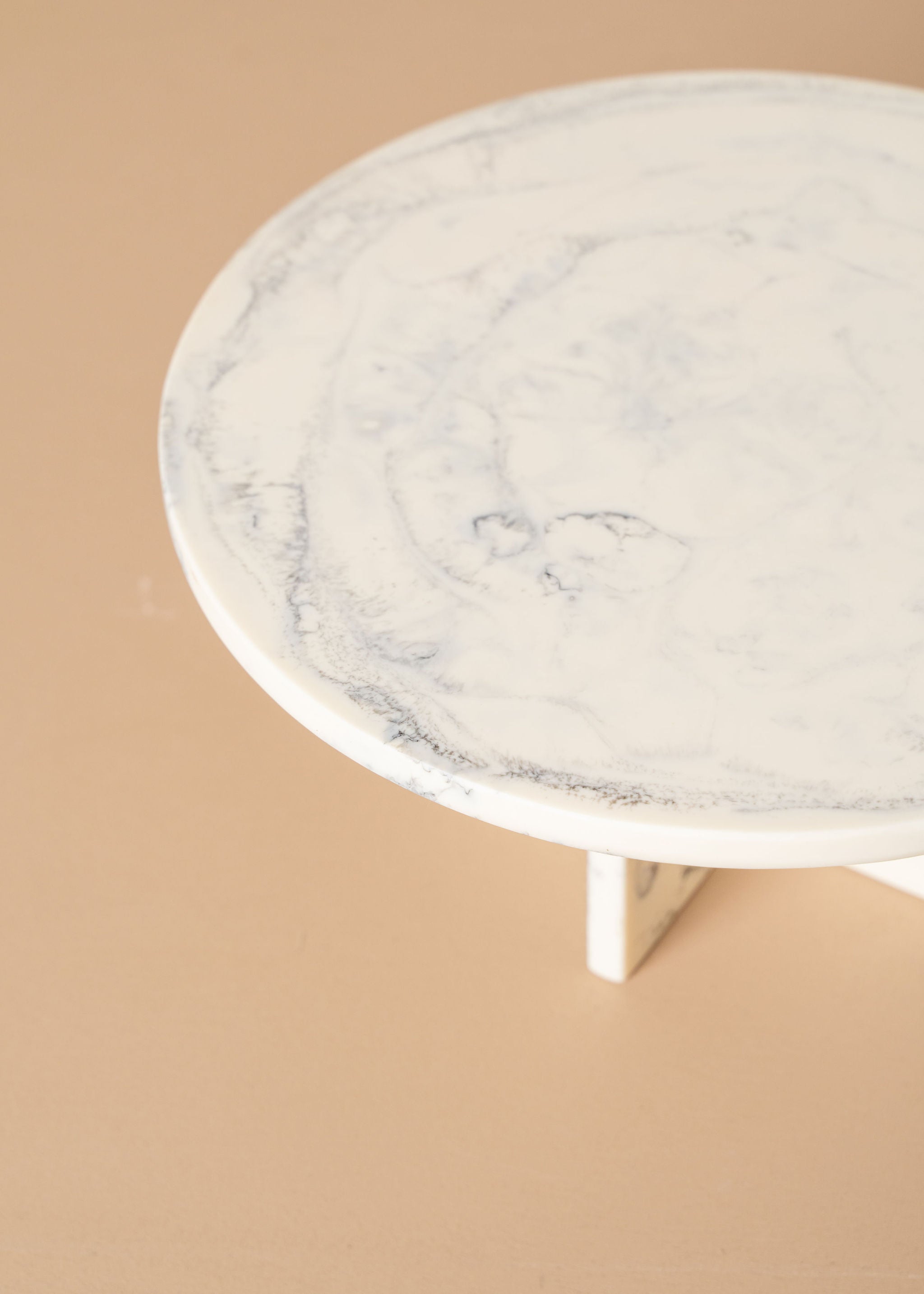 Flow Resin Cake Stand | Merle - - - Saardé - Saardé.