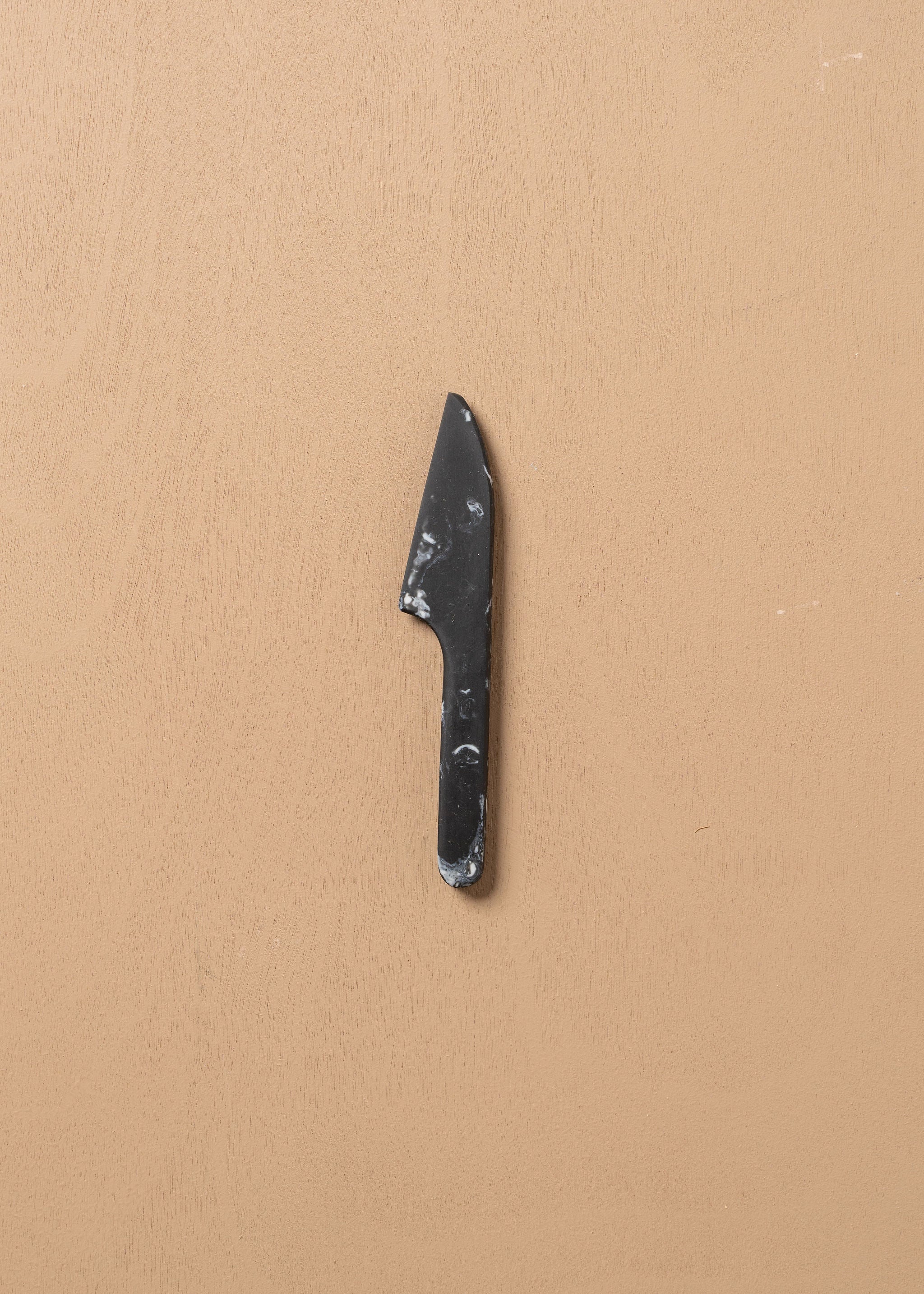 Flow Cheese Knife - Ash Black - - - Saardé - Saardé.
