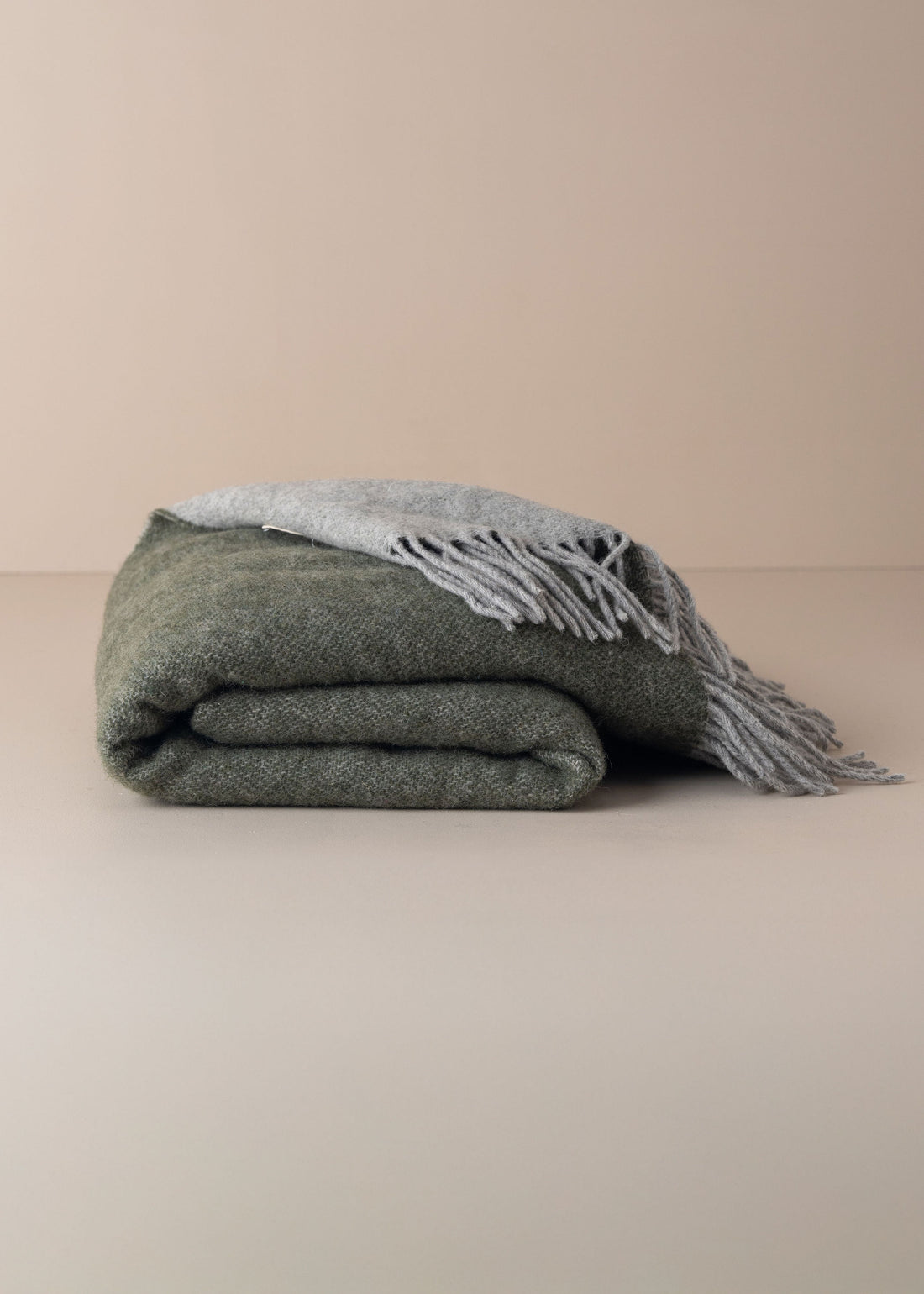 Merino Wool Throw | Olive/Grey - - - Saardé - Saardé.