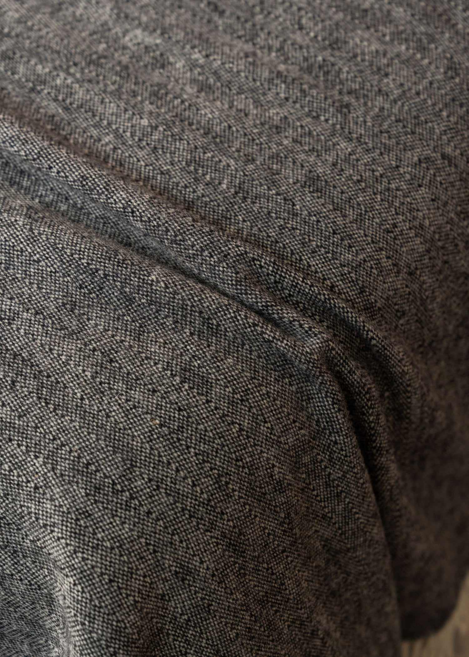 Serra da Estrela Wool Throw & Bed Cover | Charcoal - - - Saardé - Saardé.