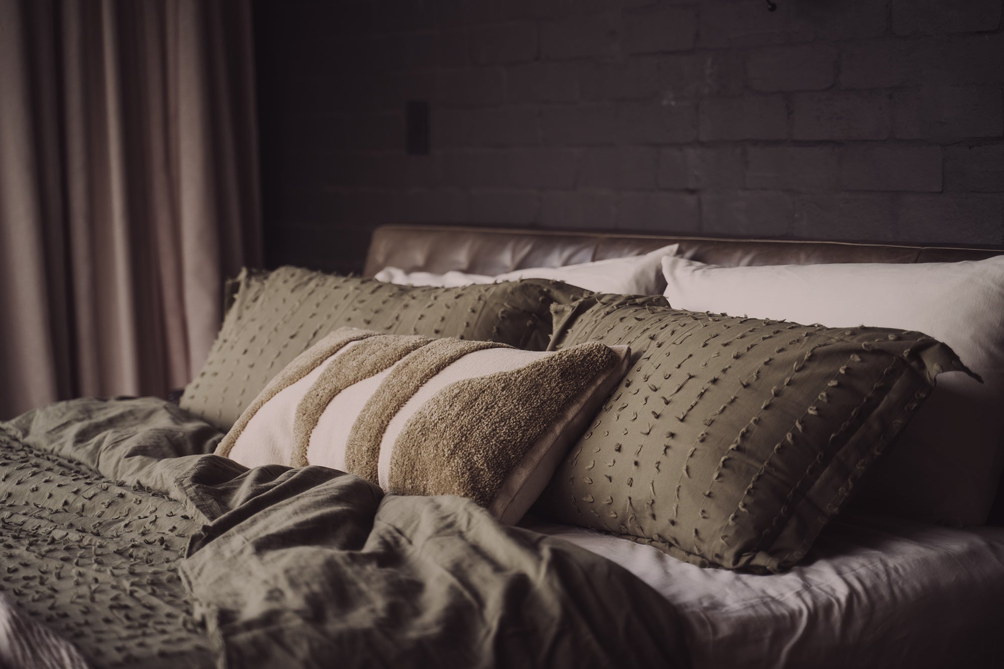 Shore Tufted Pillowcase | Olive | Set of 2 - - - Saardé - Saardé.