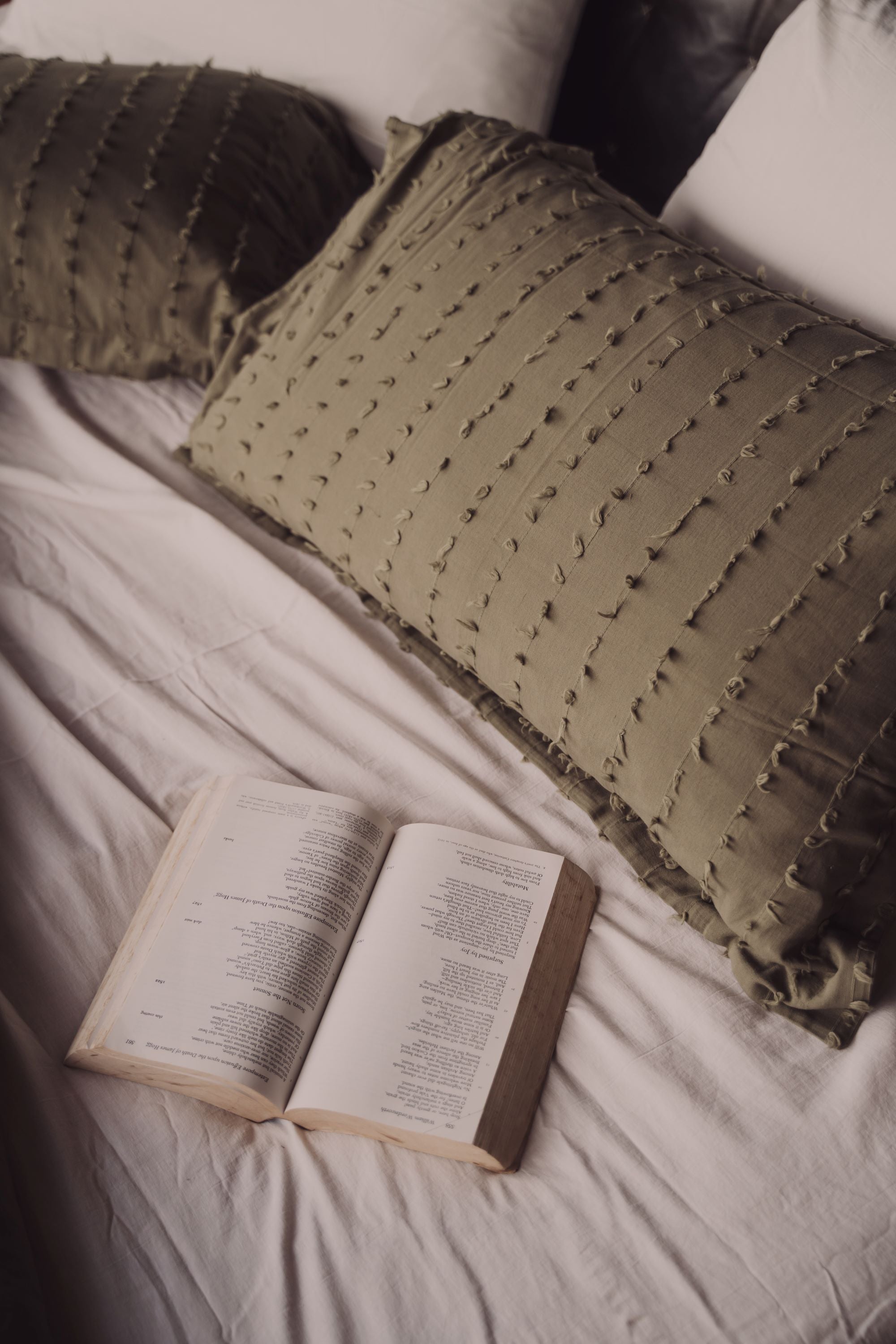 Shore Tufted Pillowcase | Olive | Set of 2 - - - Saardé - Saardé.
