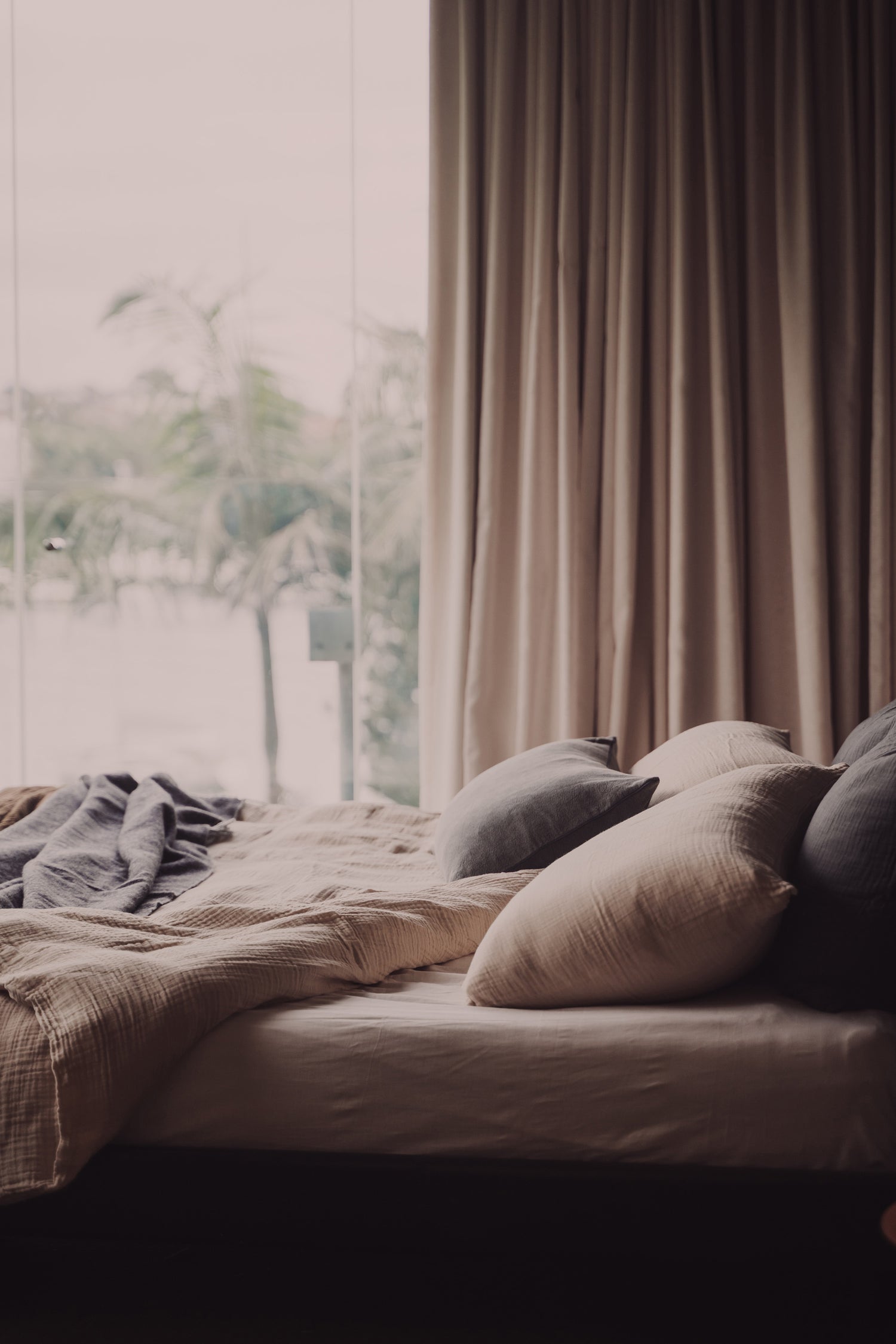 Vintage Wash Cushion | Charcoal - - - Saardé - Saardé.