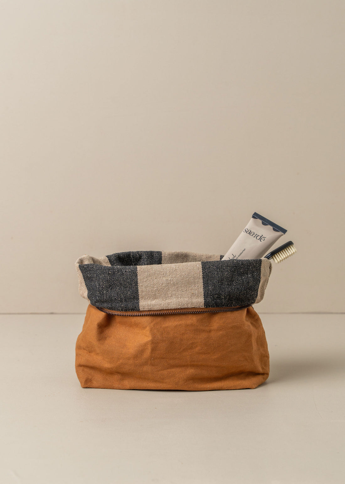 Journey Makeup Canvas Bag | Terracotta - - - Saardé - Saardé.