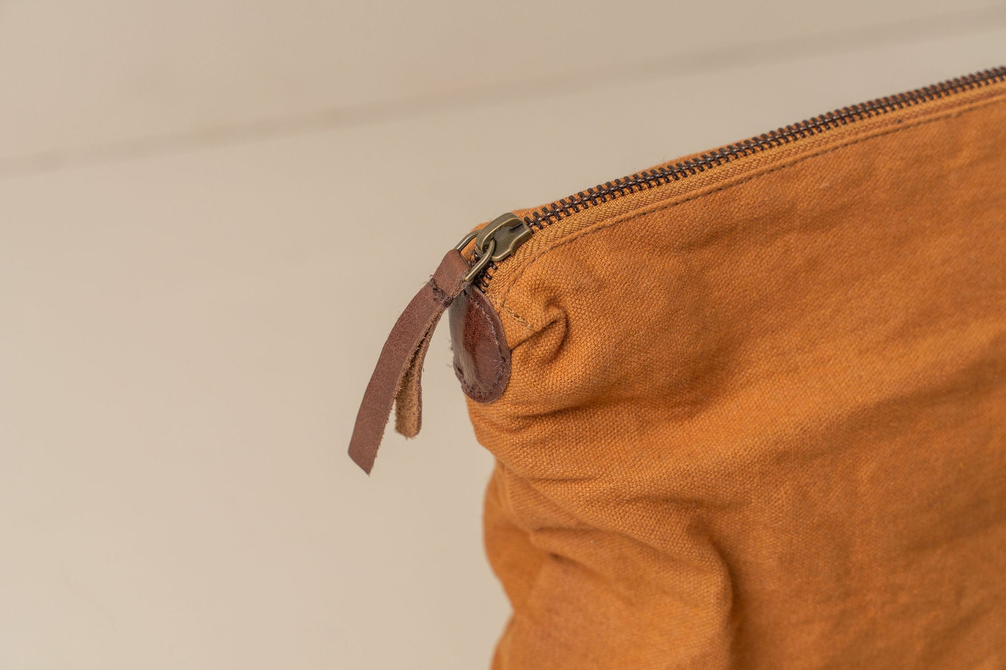Journey Makeup Canvas Bag | Terracotta - - - Saardé - Saardé.