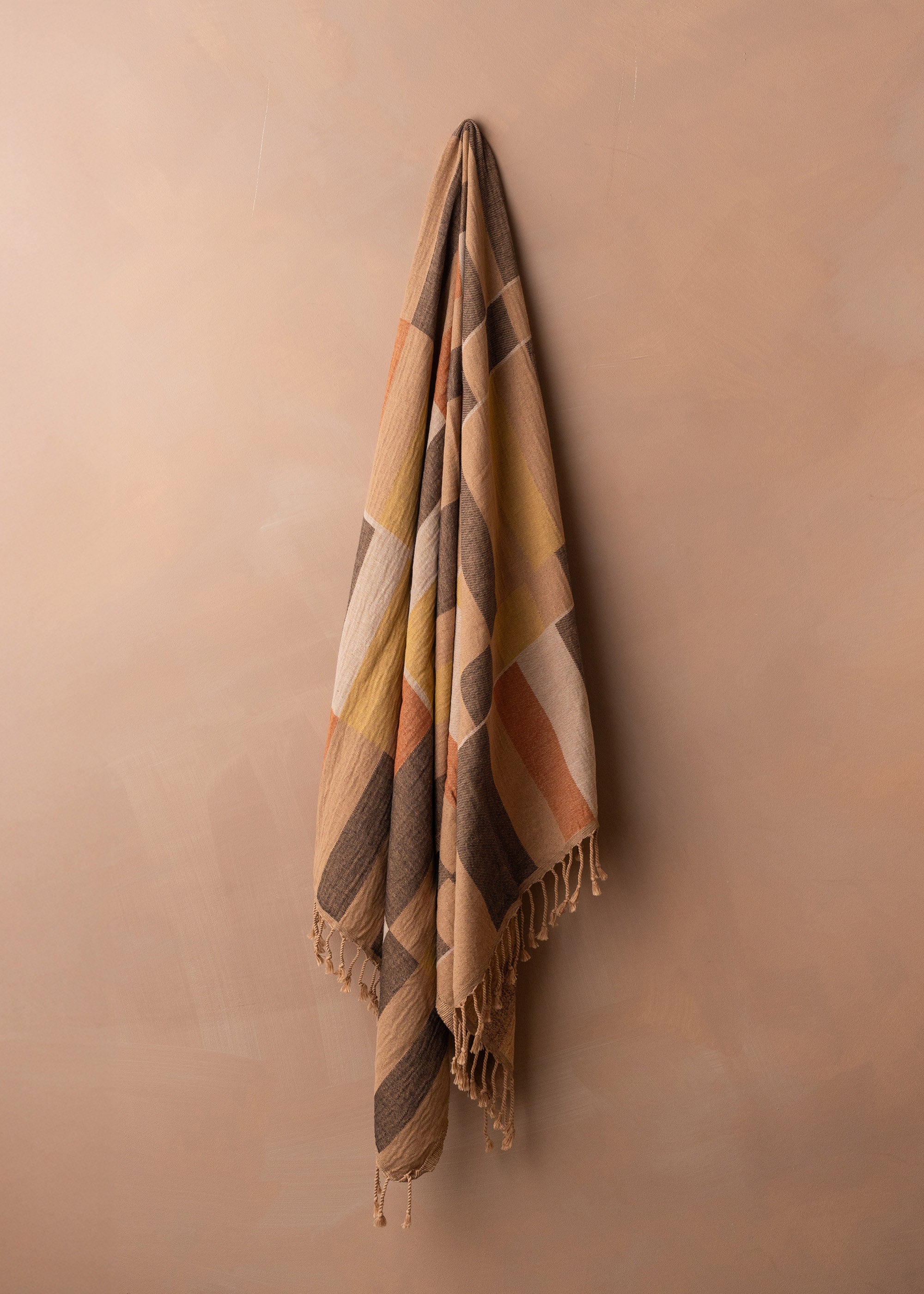 Karo Turkish Beach Towel | Black/Terracotta - - - Saardé - Saardé.