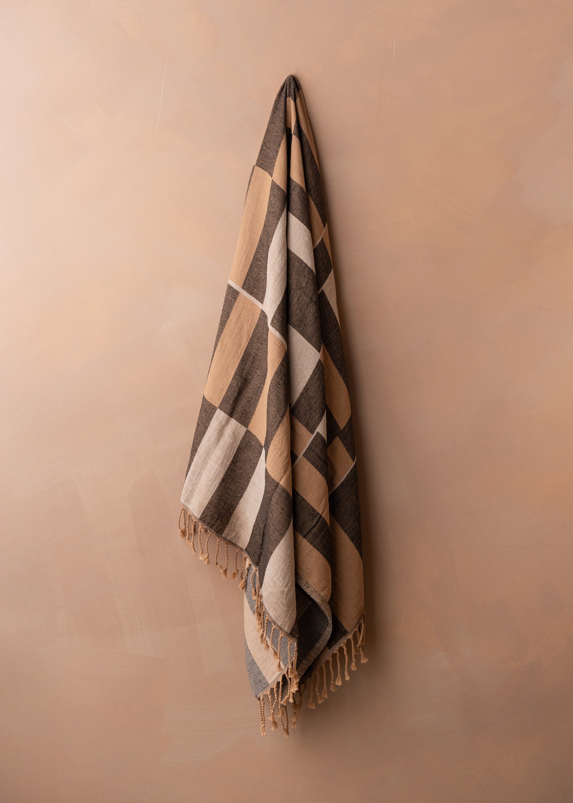 Karo Turkish Beach Towel | Black/Natural - - - Saardé - Saardé.