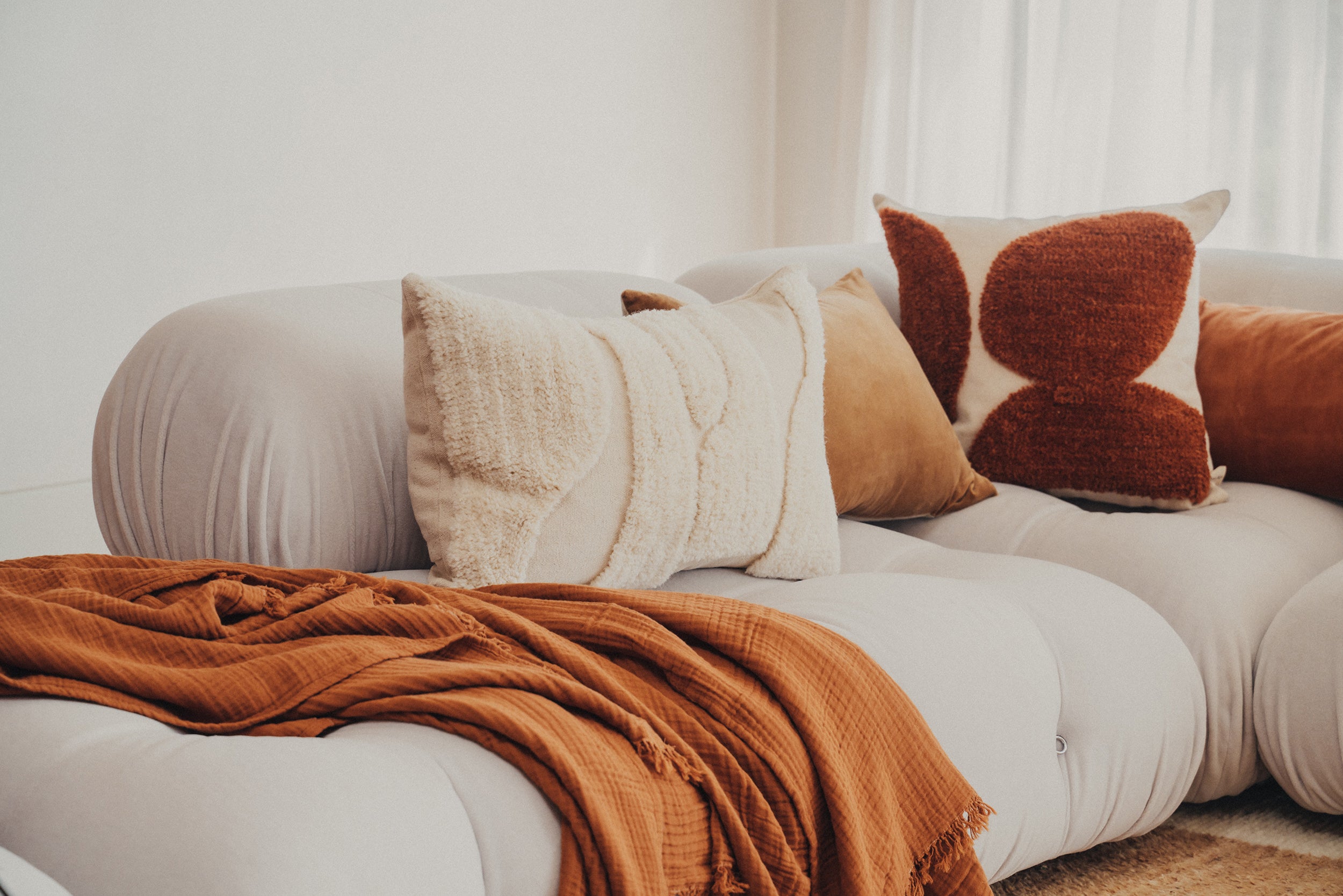 Abstract Lumbar Cushion | Ivory - - - Saardé - Saardé.