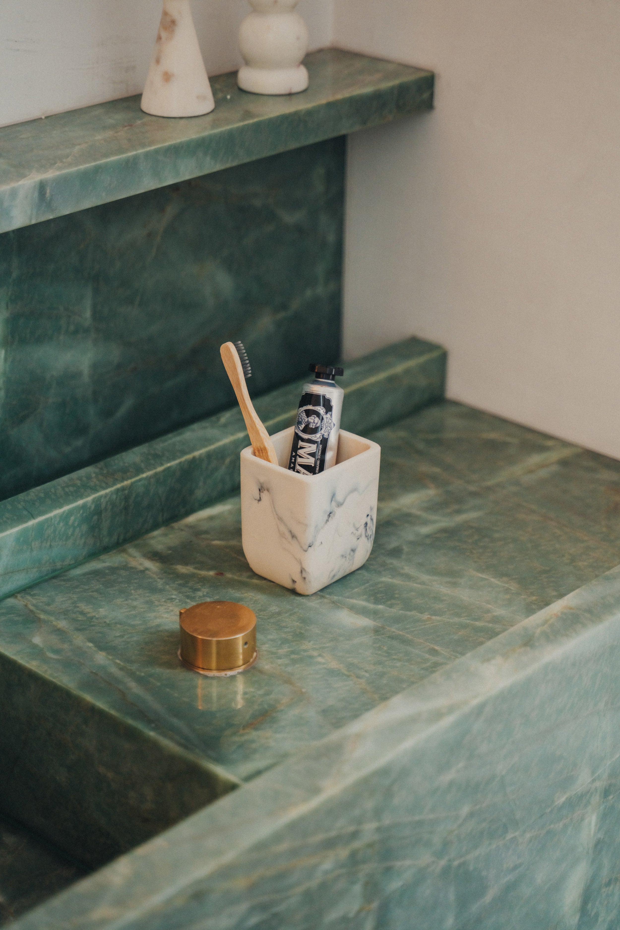 Flow Resin Toothbrush Holder | Merle - - - Saardé - Saardé.