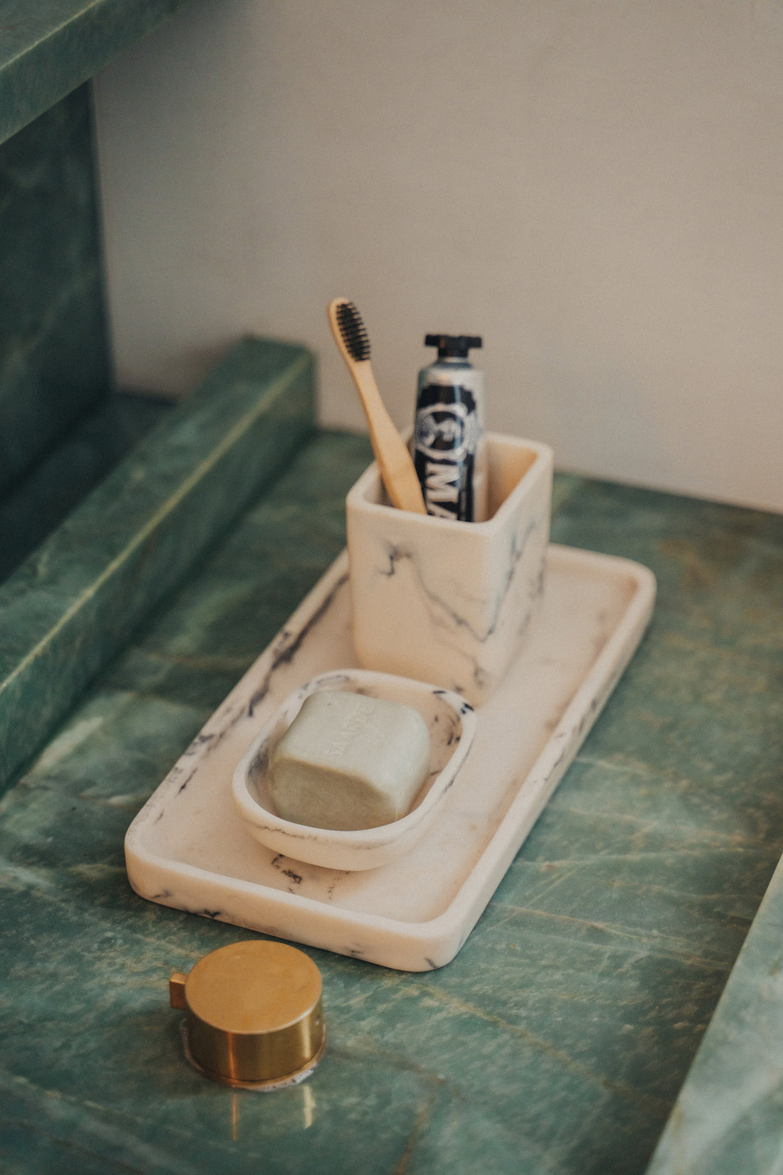 Flow Resin Soap Dish | Merle - - - Saardé - Saardé.