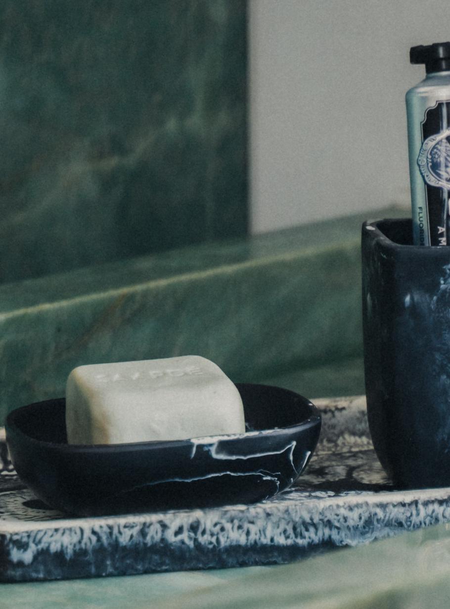 Flow Resin Soap Dish | Ash Black - - - Saardé - Saardé.
