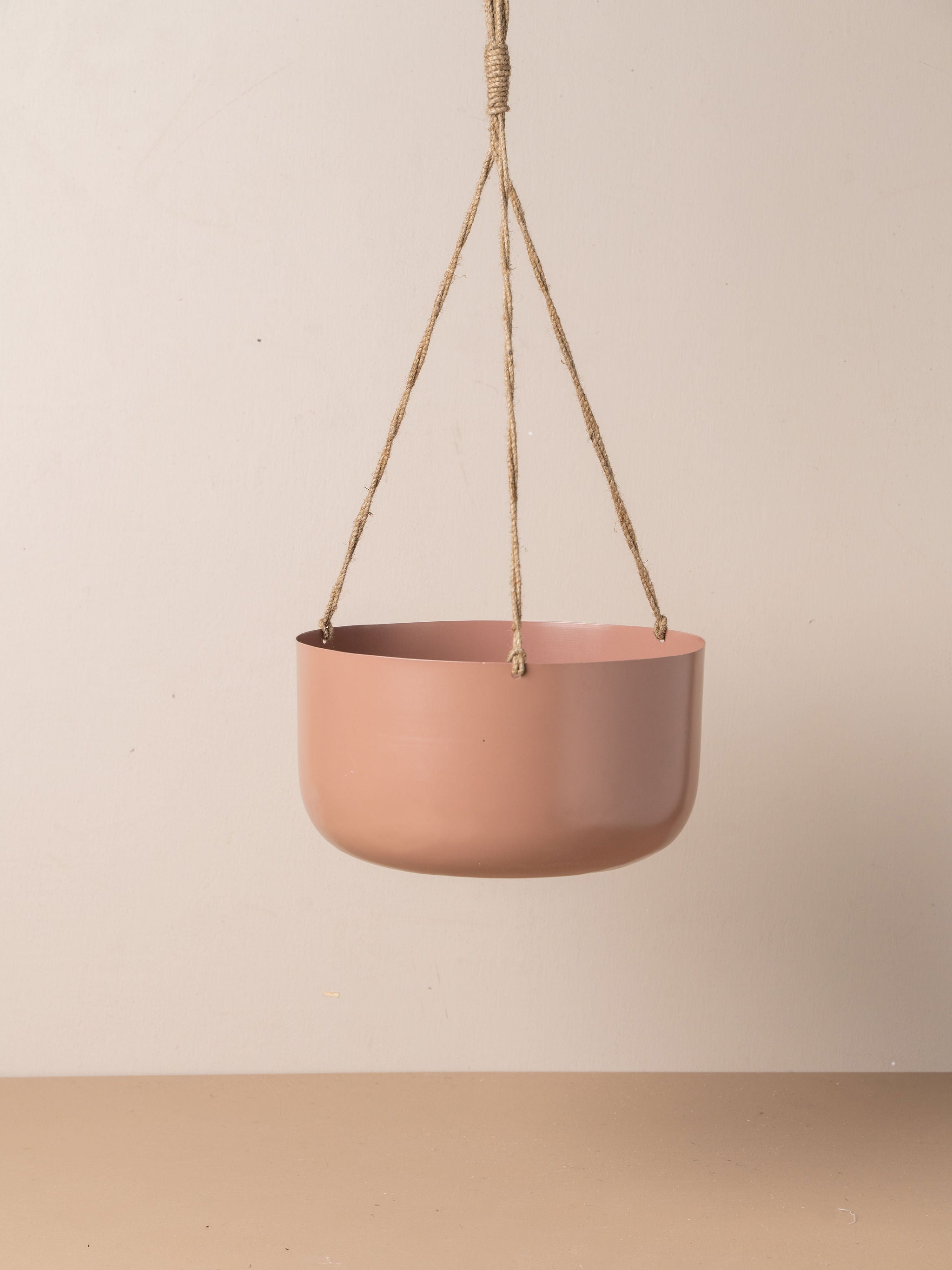 Yaamur Metal Hanging Planter - Guava - - - Saardé - Saardé.