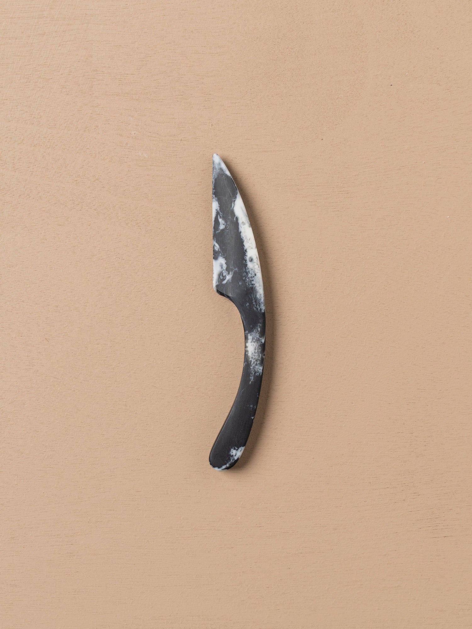 Flow Cheese Knife | Ash Black - - - Saardé - Saardé.