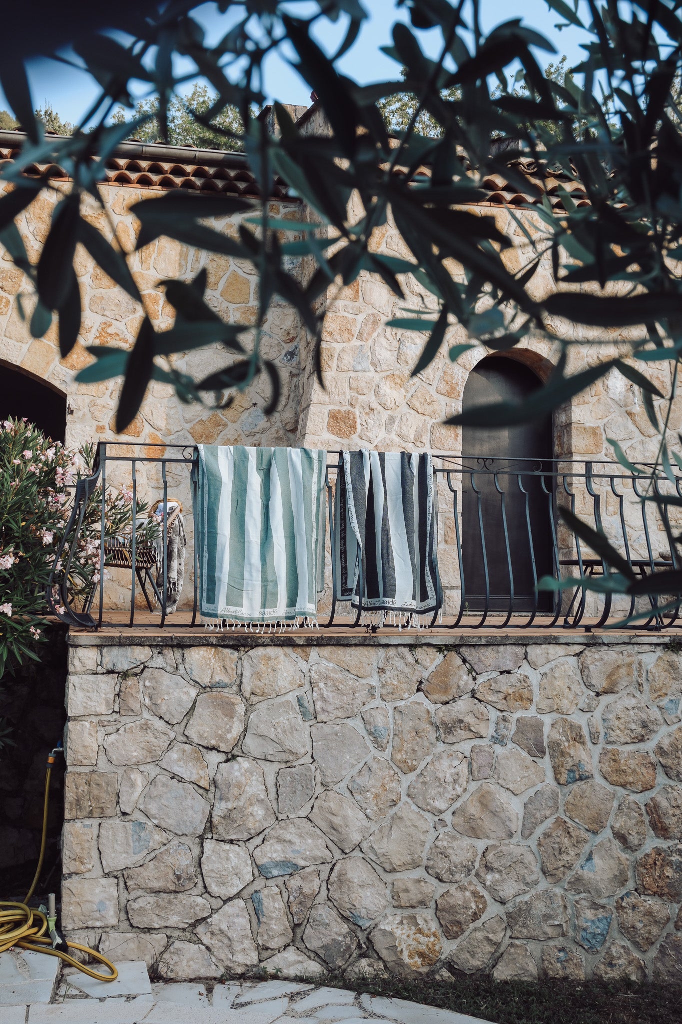 Antibes Turkish Beach Towel | Black - - - Saardé - Saardé.