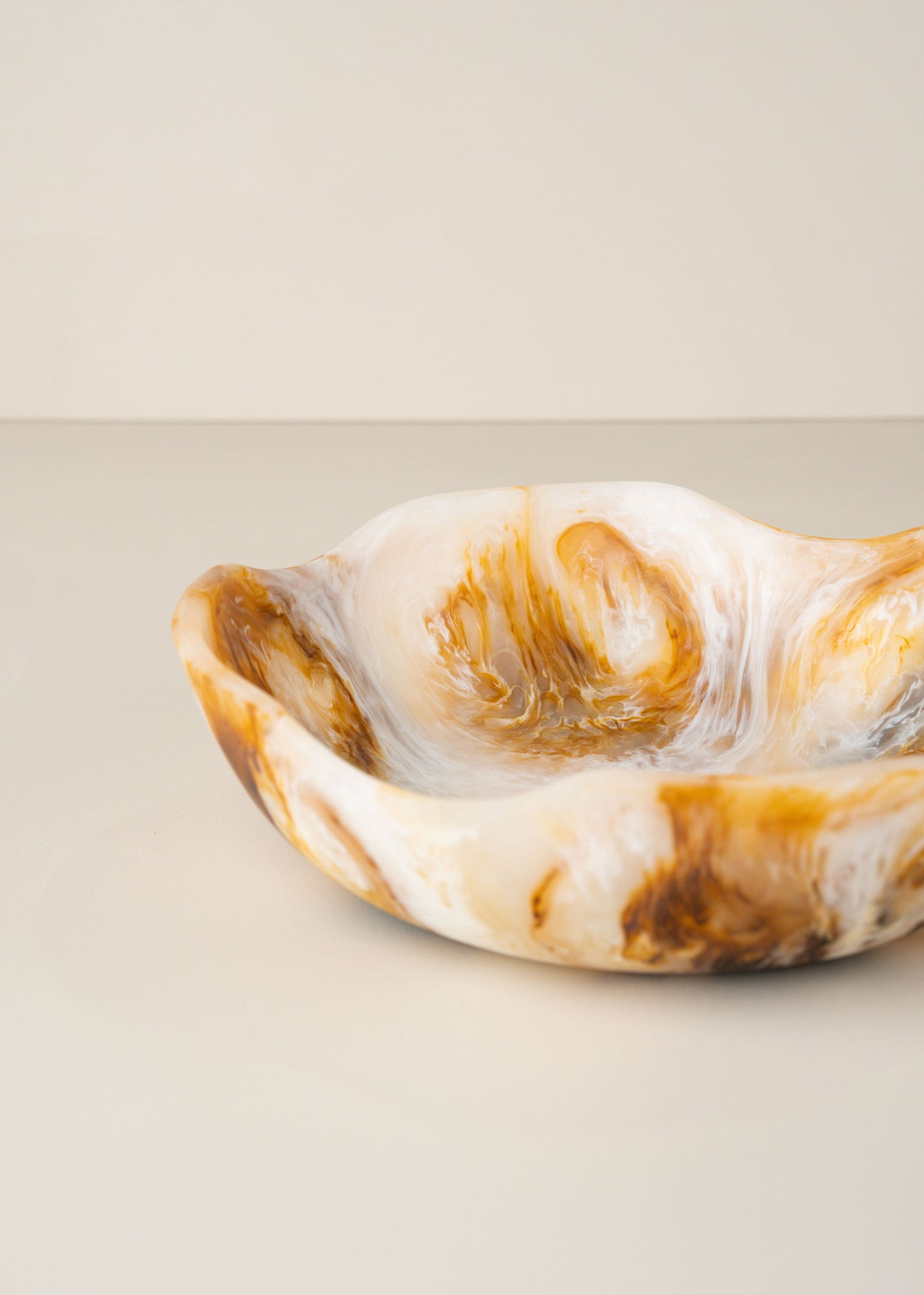 Flow Resin Salad Bowl | Iced Coffee - - - Saardé - Saardé.