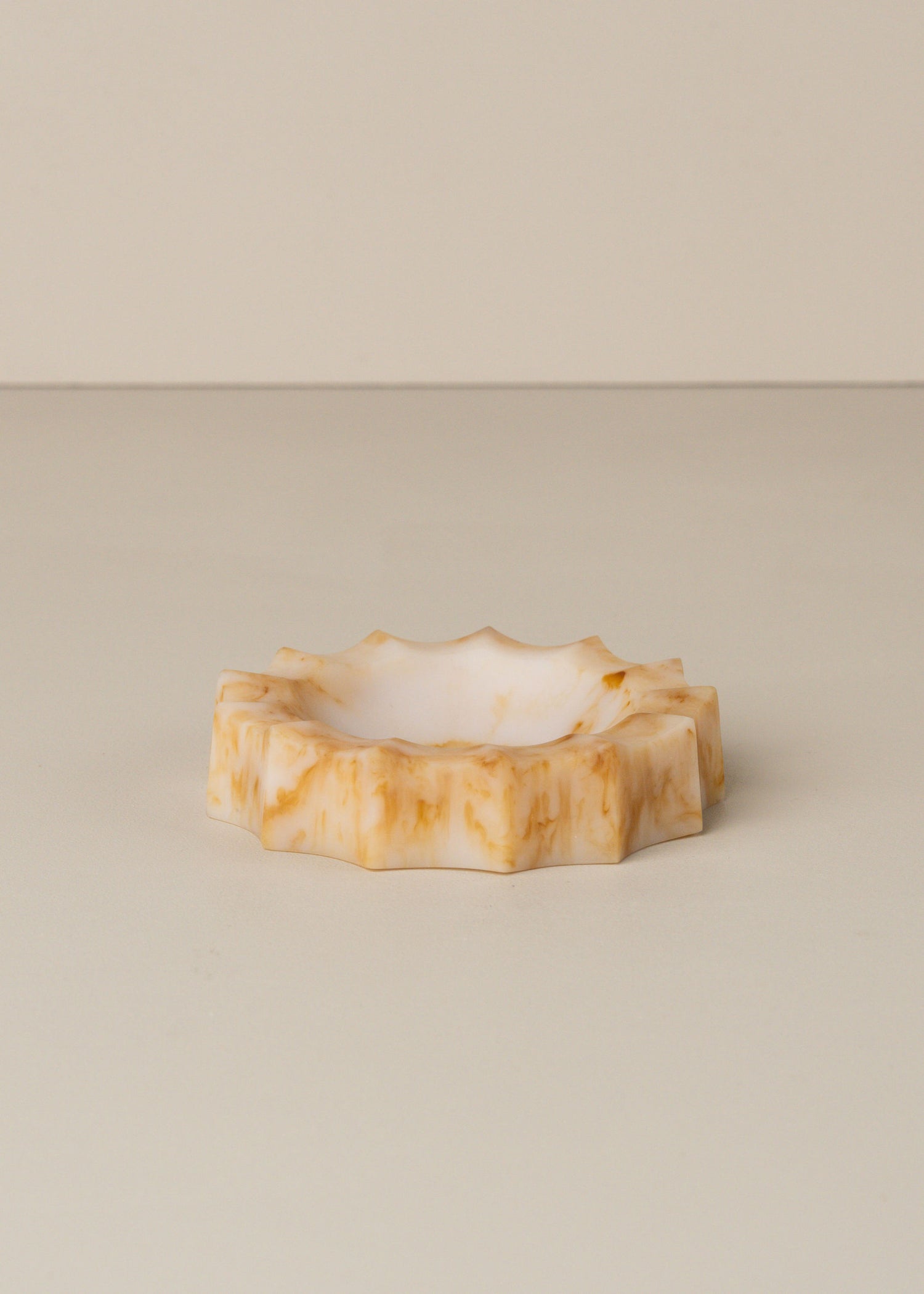 Flow Resin Sun Dish | Iced Coffee - - - Saardé - Saardé.