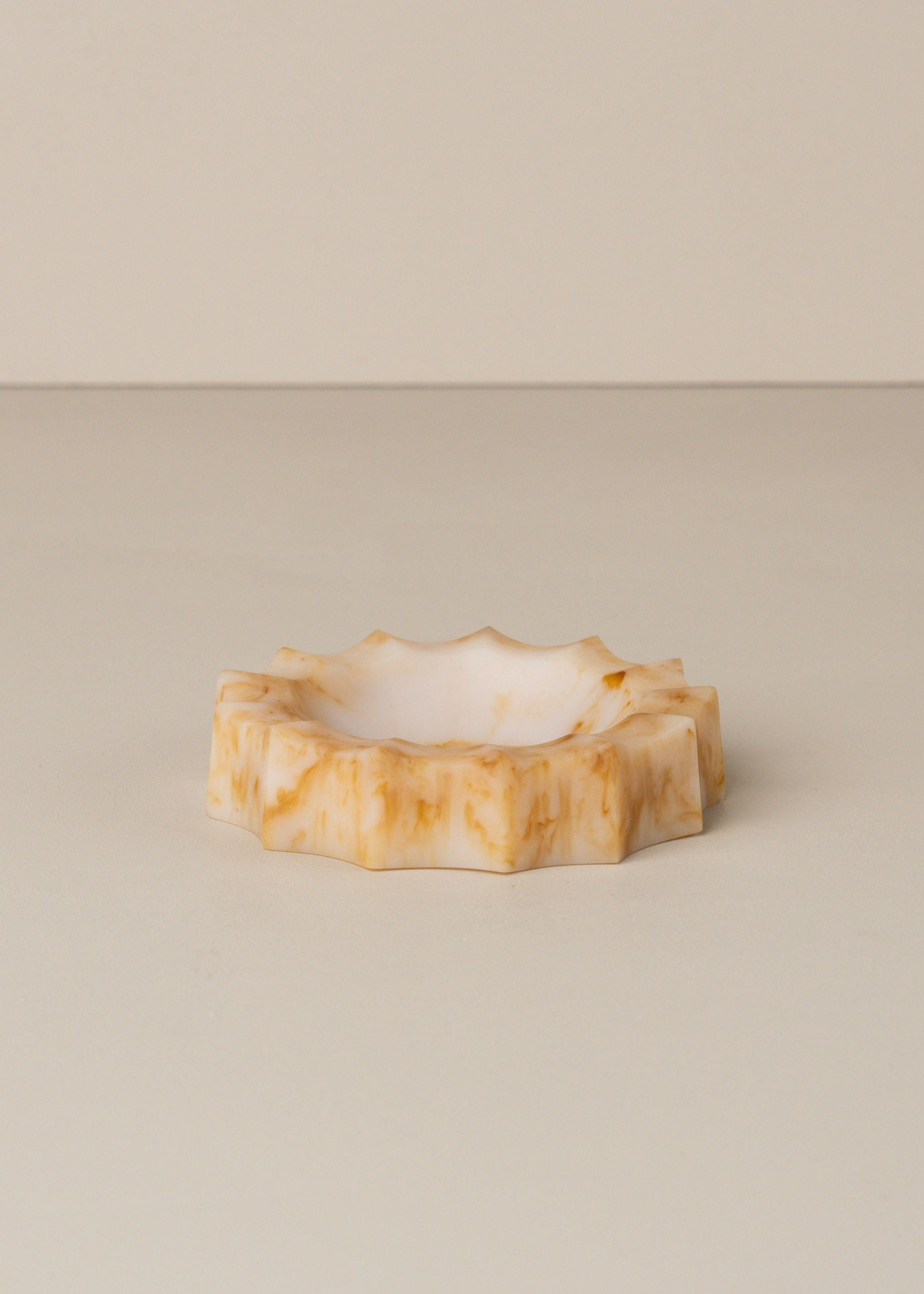 Flow Resin Sun Dish | Iced Coffee - - - Saardé - Saardé.
