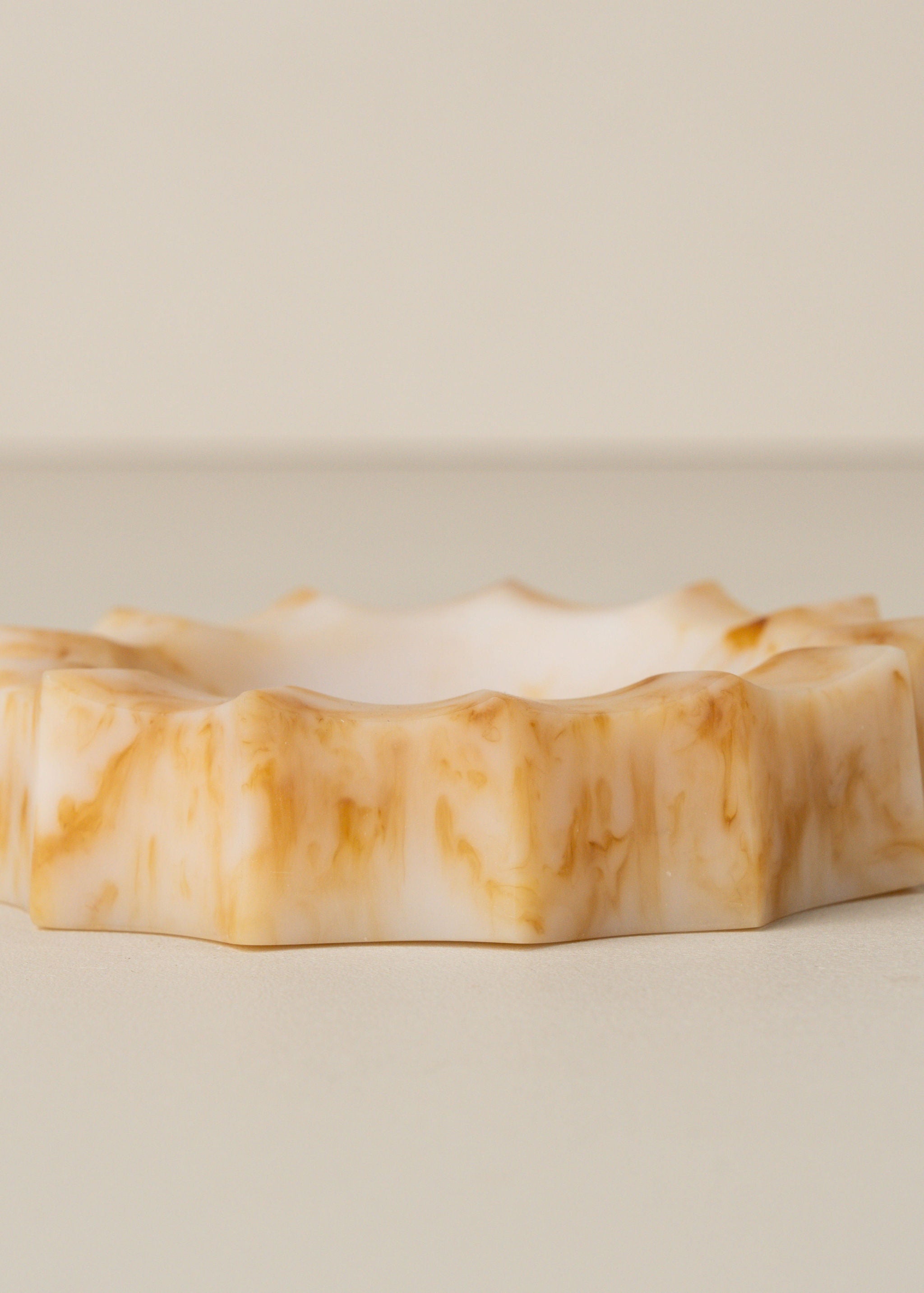 Flow Resin Sun Dish | Iced Coffee - - - Saardé - Saardé.