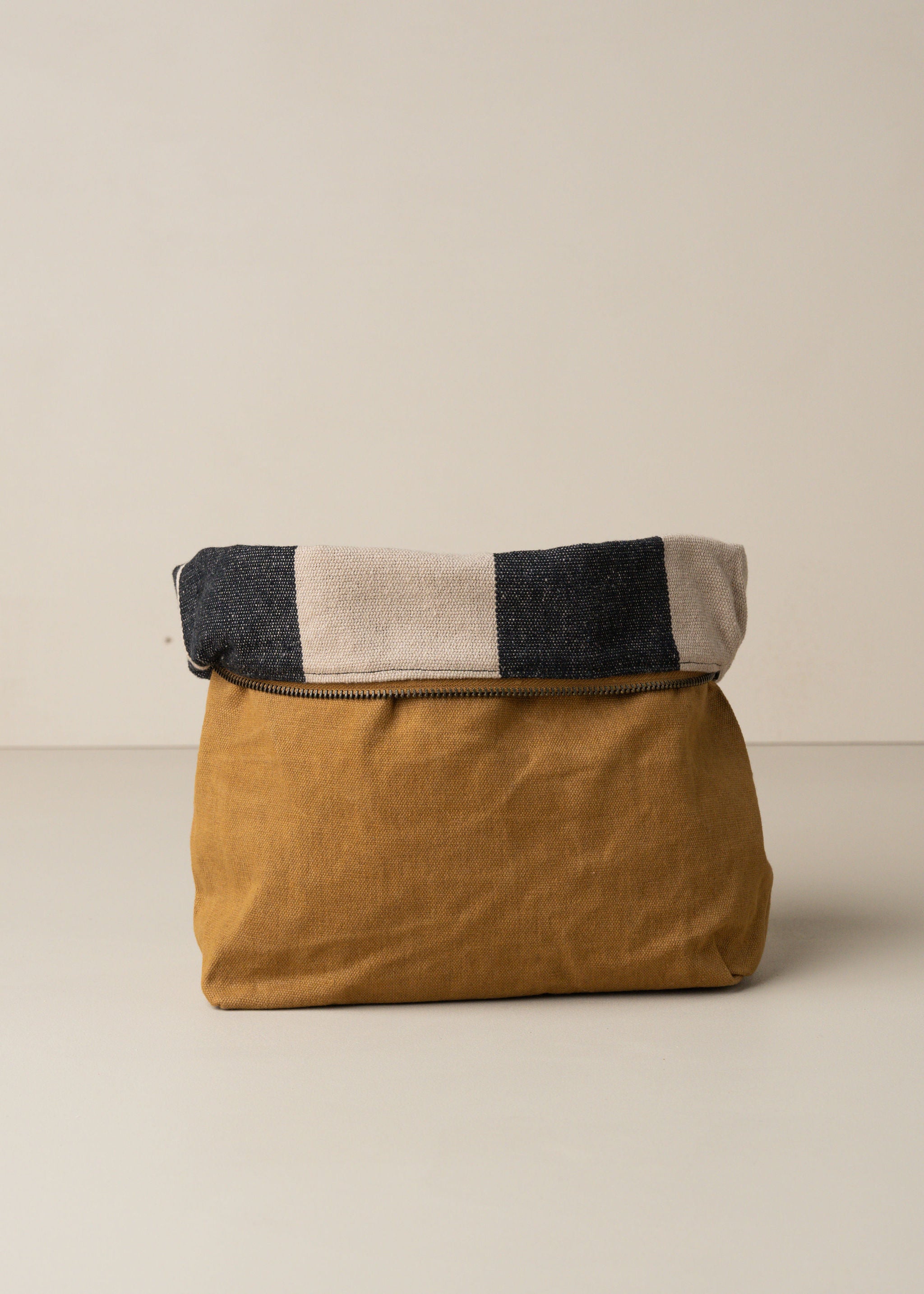 Journey Makeup Canvas Bag | Caramel - - - Saardé - Saardé.