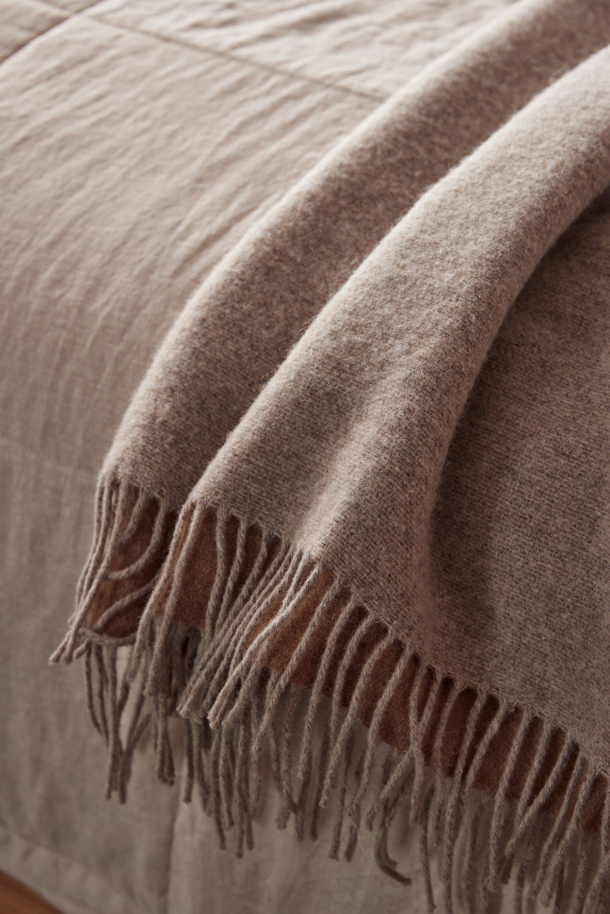 Two Tone Wool Throw | Camel/Latte - - - Saardé - Saardé.
