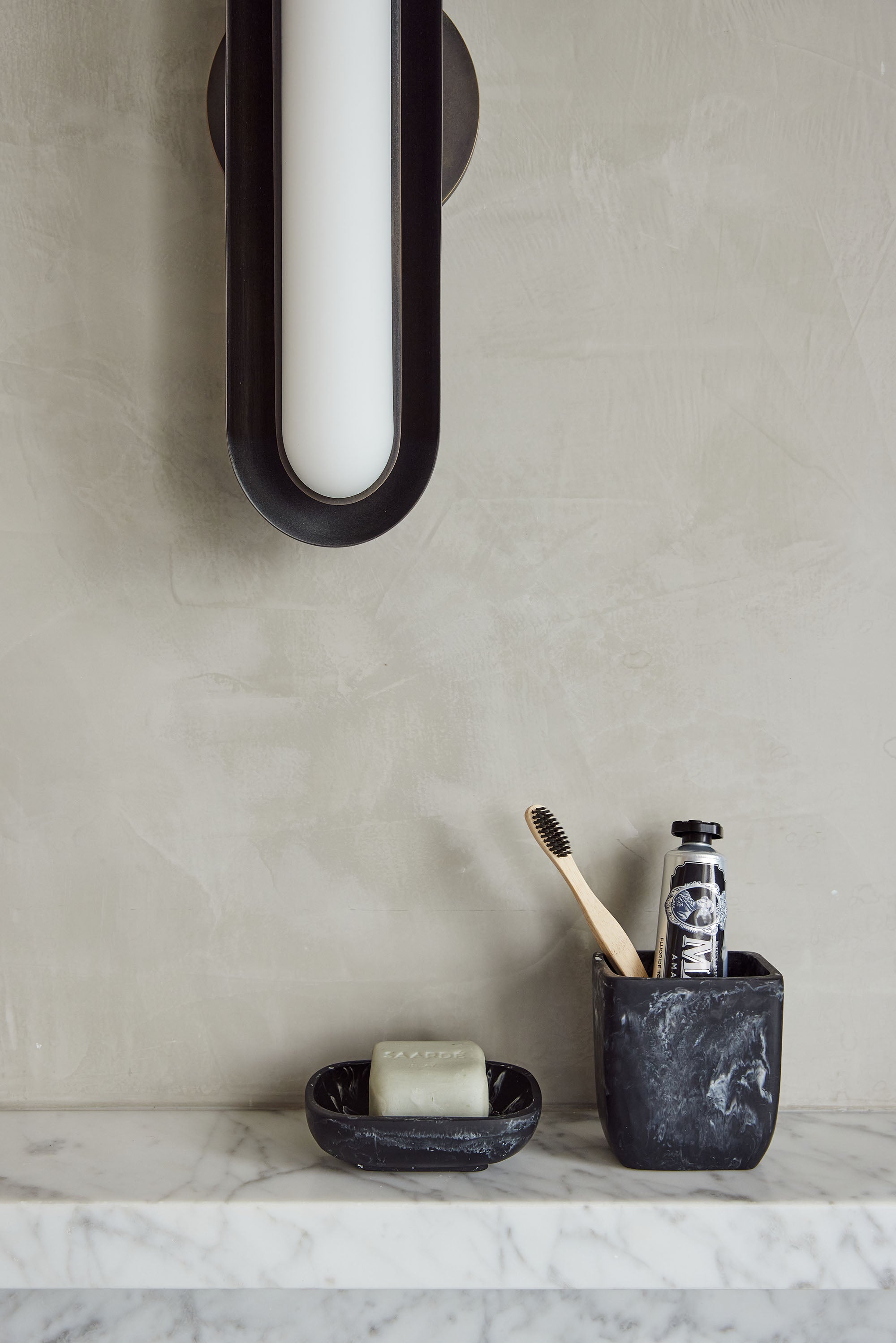 Flow Resin Soap Dish | Ash Black - - - Saardé - Saardé.