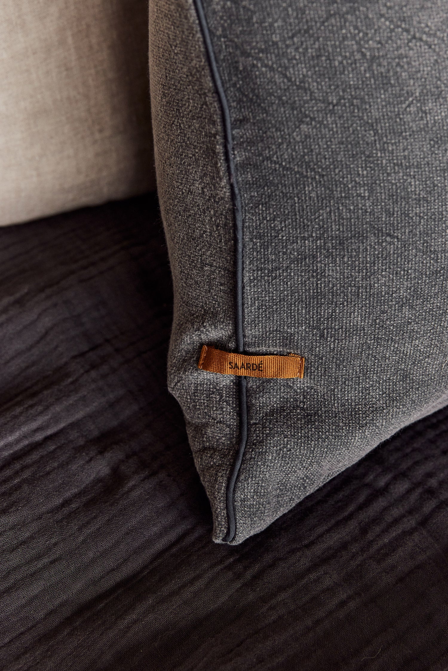 Vintage Wash Cushion | Charcoal - - - Saardé - Saardé.