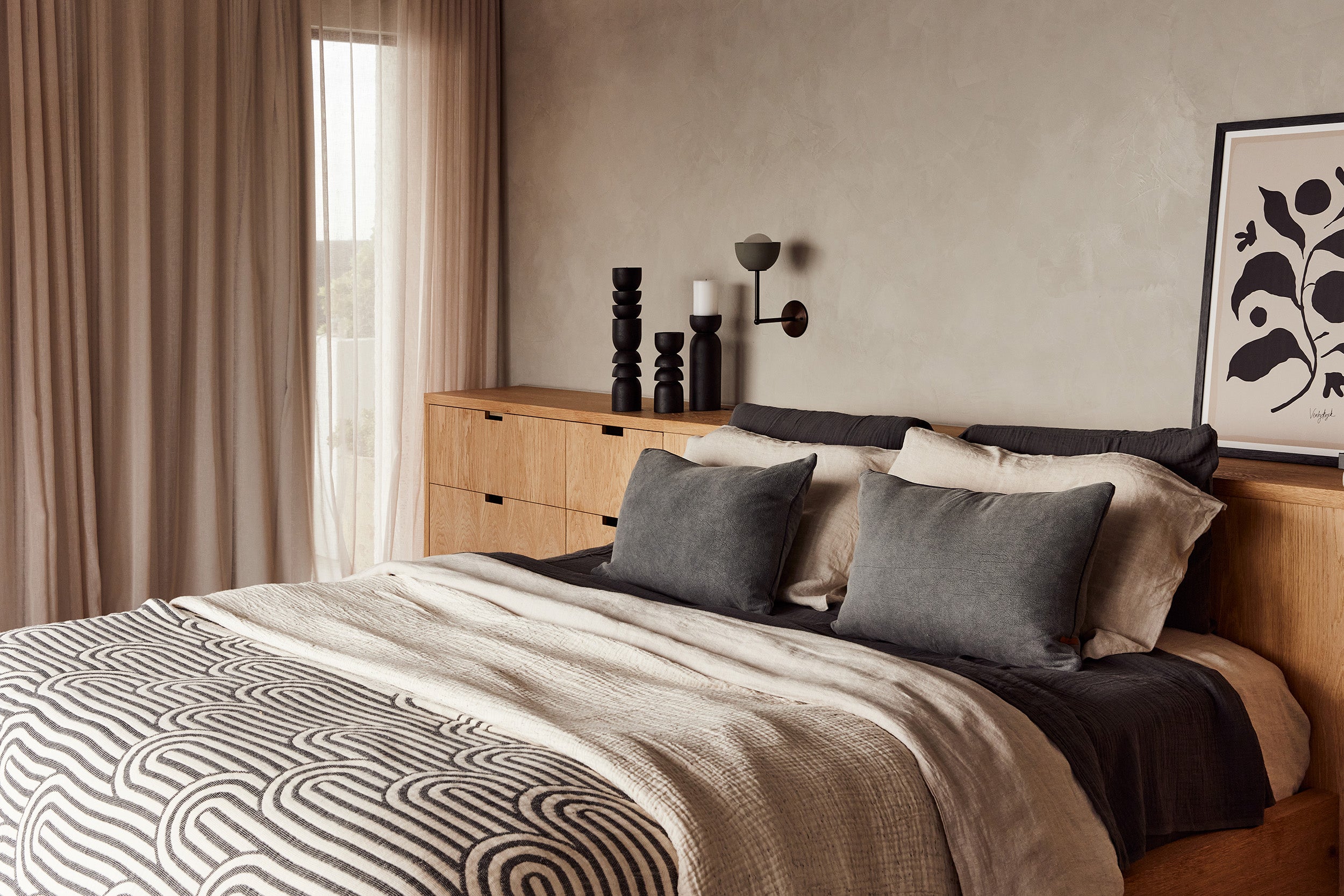 Vintage Wash Cushion | Charcoal w Piping - - - Saarde - Saardé.