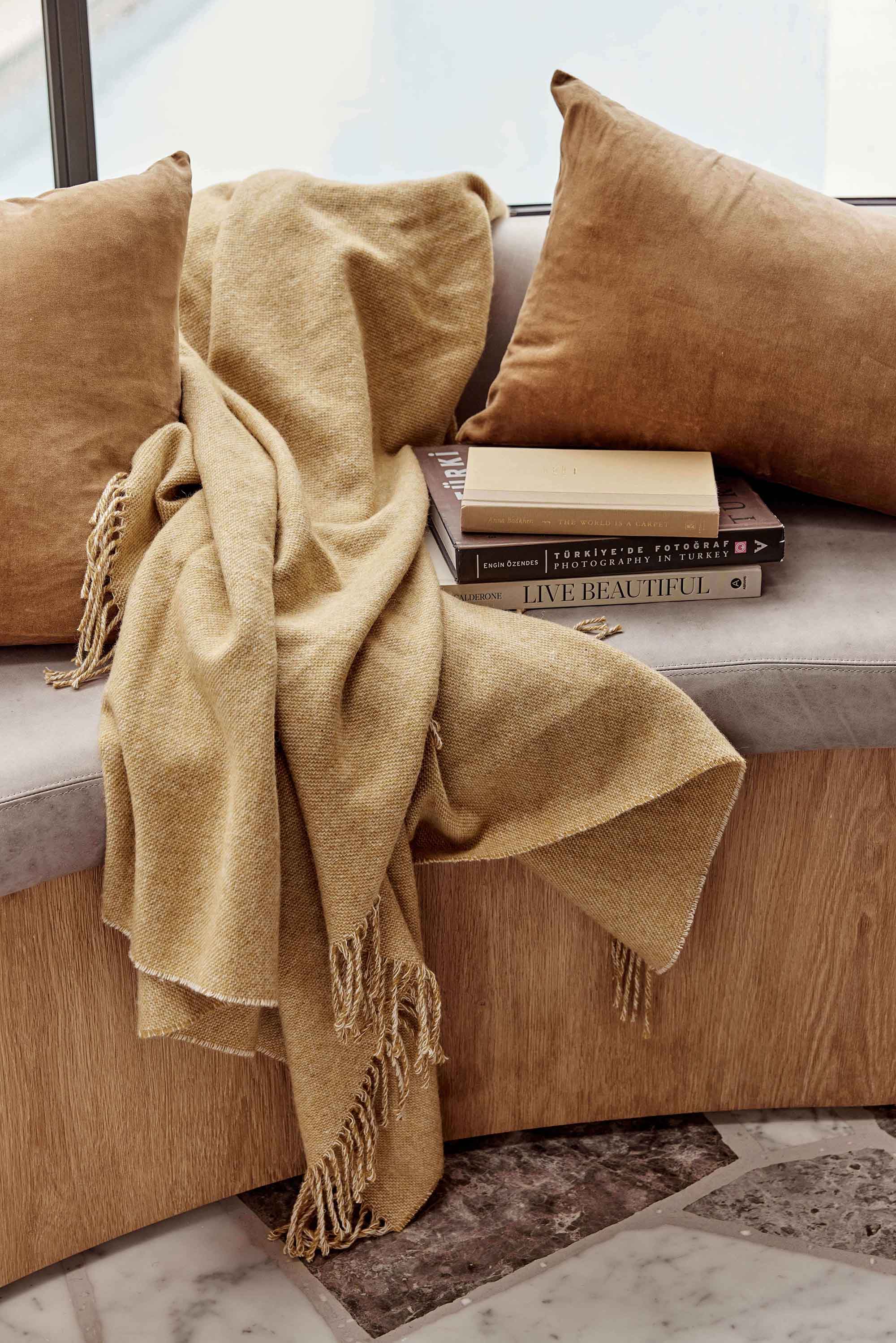 Merino Wool Throw | Mustard - - - Saardé - Saardé.