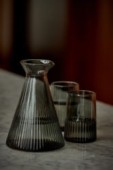 Kairos Angular Carafe | Smoke - - - Saardé - Saardé.