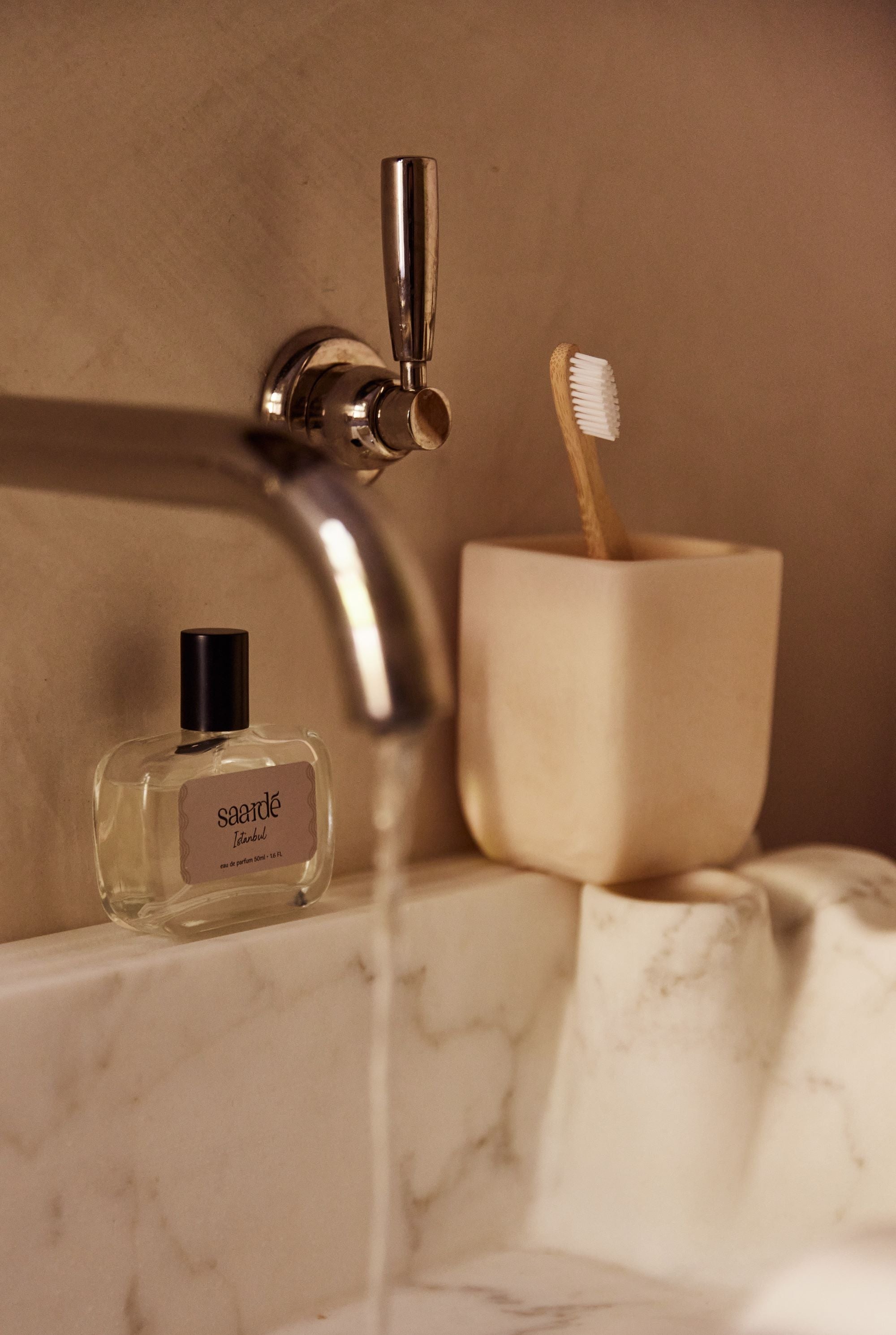 Flow Resin Toothbrush Holder | Marshmallow - - - Saardé - Saardé.