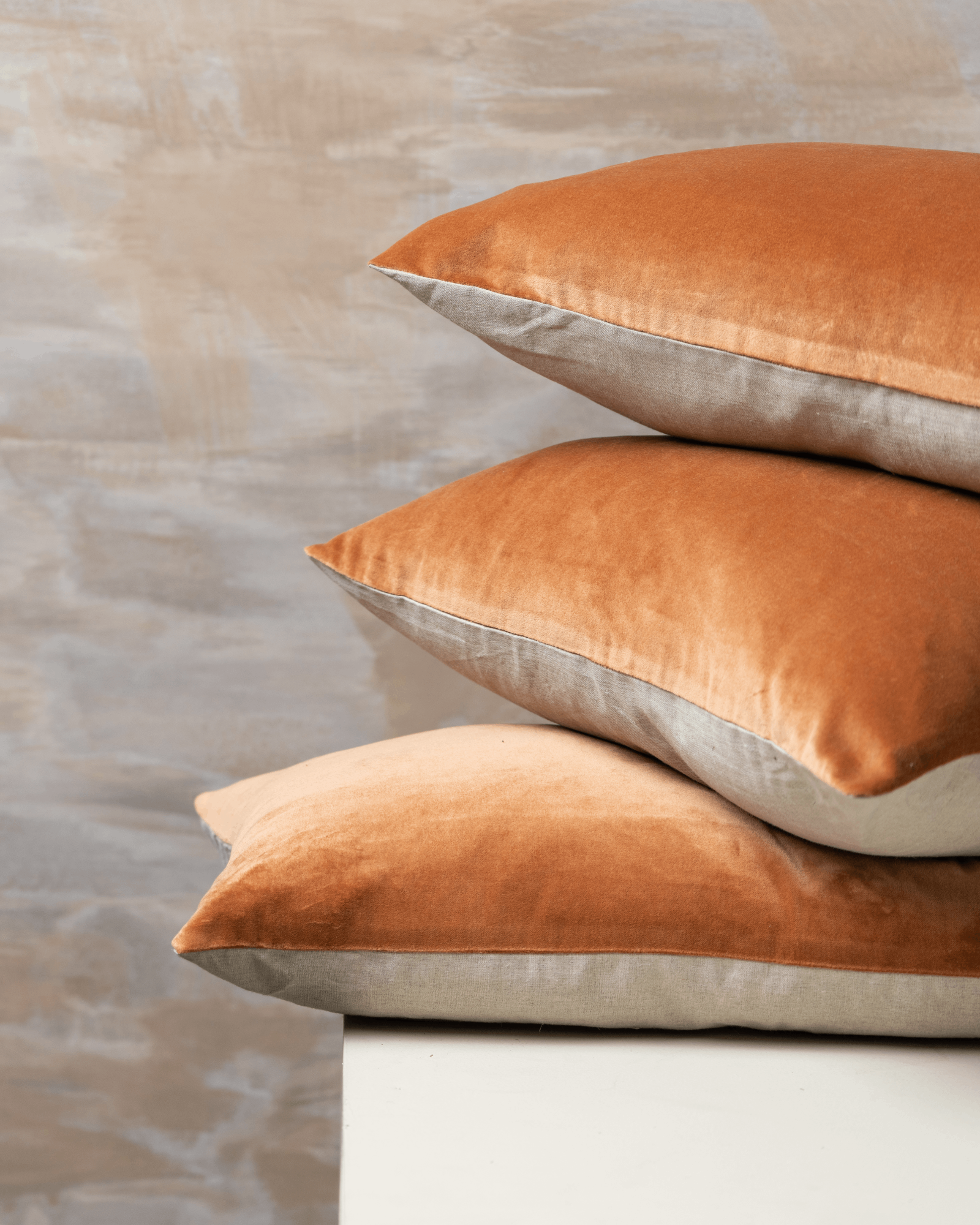 Linen/Velvet Cushion | Terracotta - - - Saardé - Saardé.