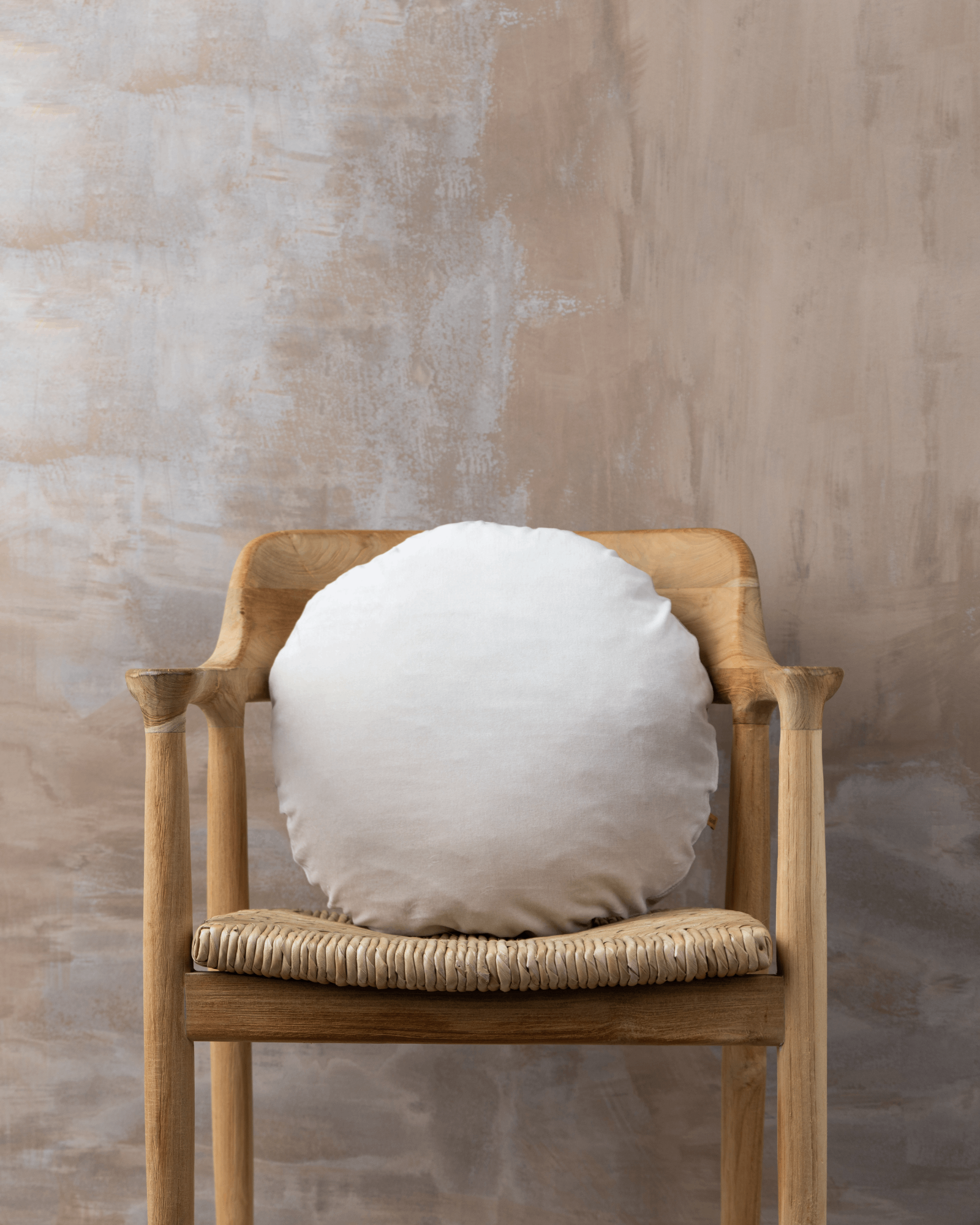 Linen/Velvet Round Cushion | Clay - - - Saardé - Saardé.