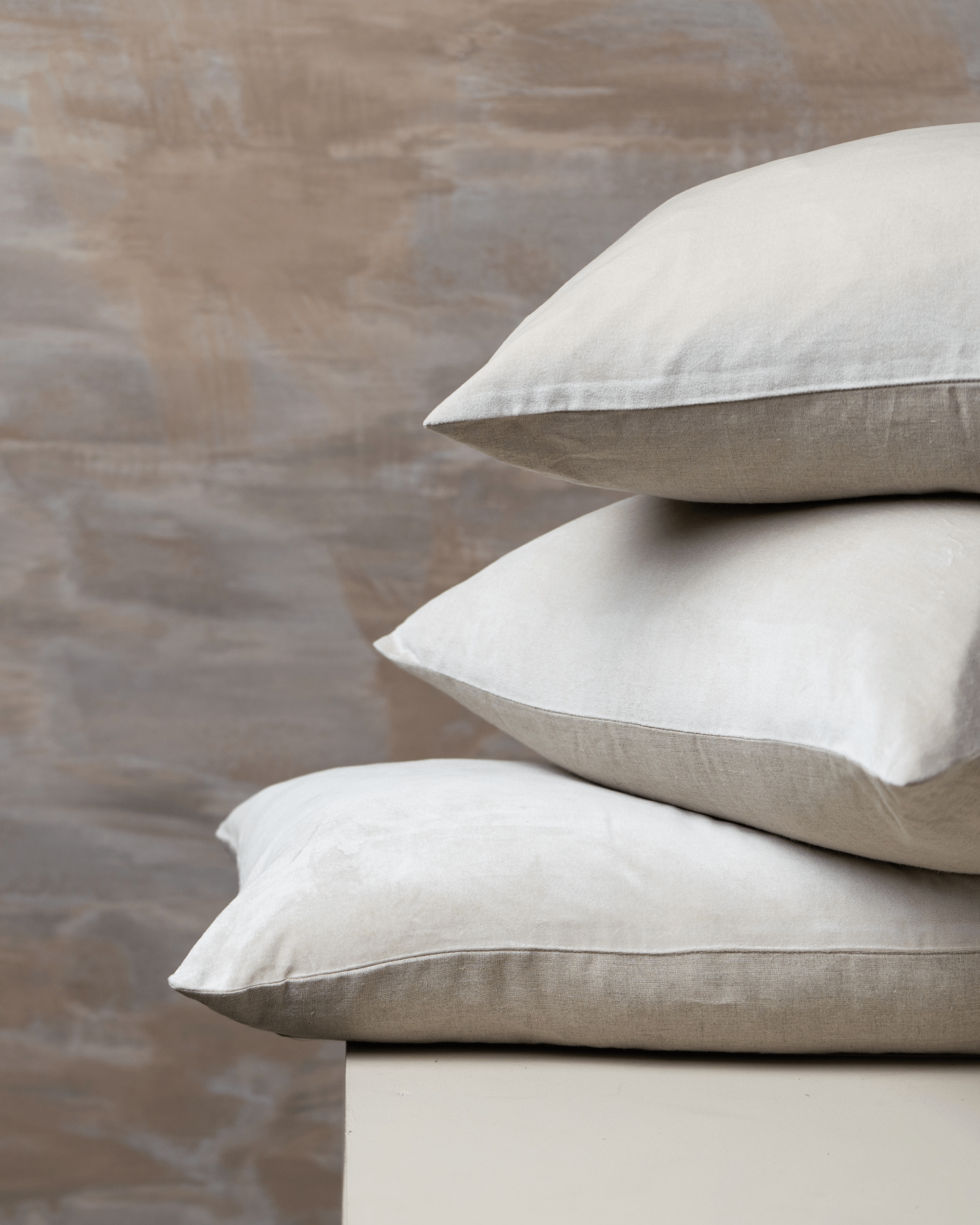 Linen/Velvet Cushion | Clay - - - Saardé - Saardé.