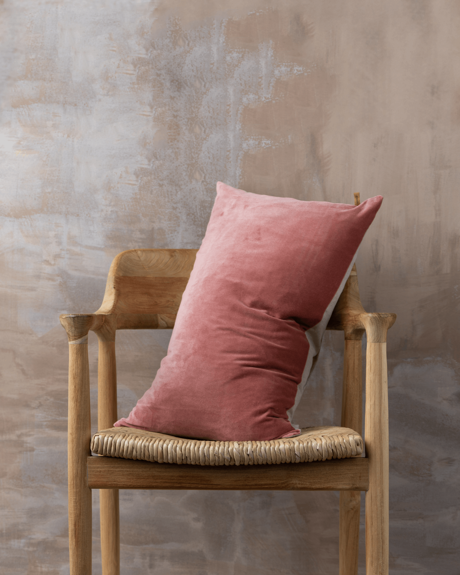 Linen/Velvet Cushion | Guava - - - Saardé - Saardé.