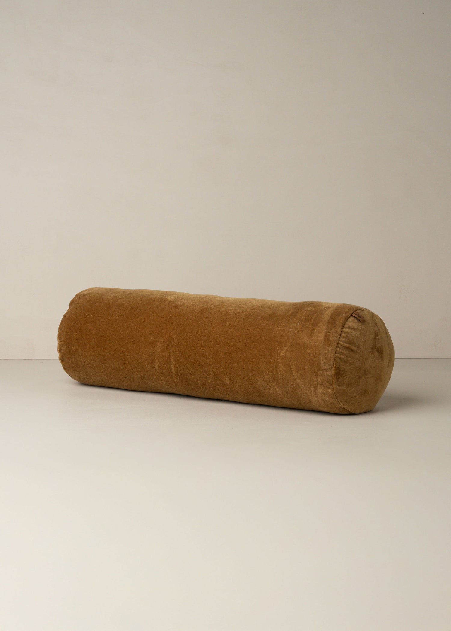 Velvet Structured Bolster | Nutmeg - - - Saardé - Saardé.