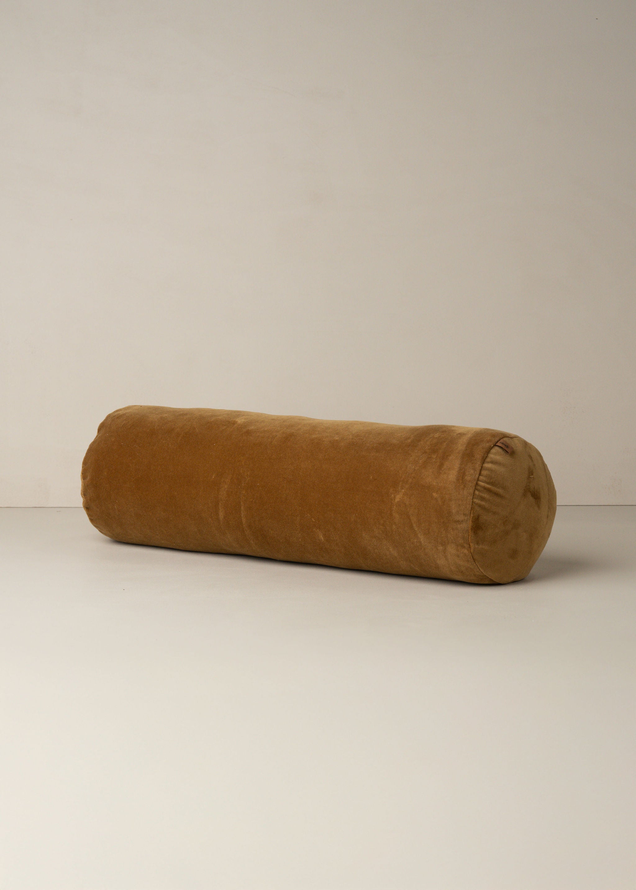Velvet Structured Bolster | Nutmeg - - - Saardé - Saardé.